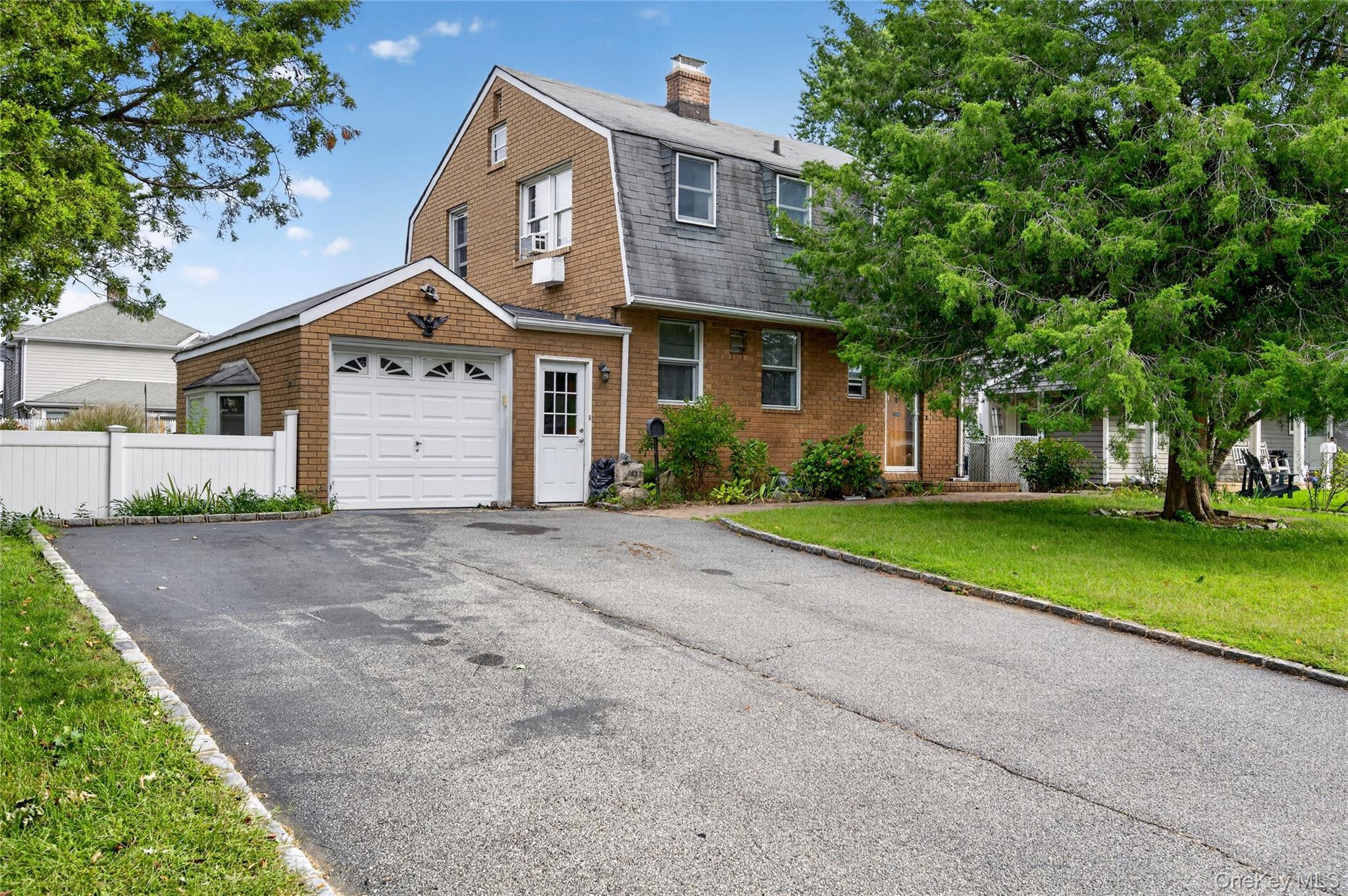 163 Earl Street – For Sale