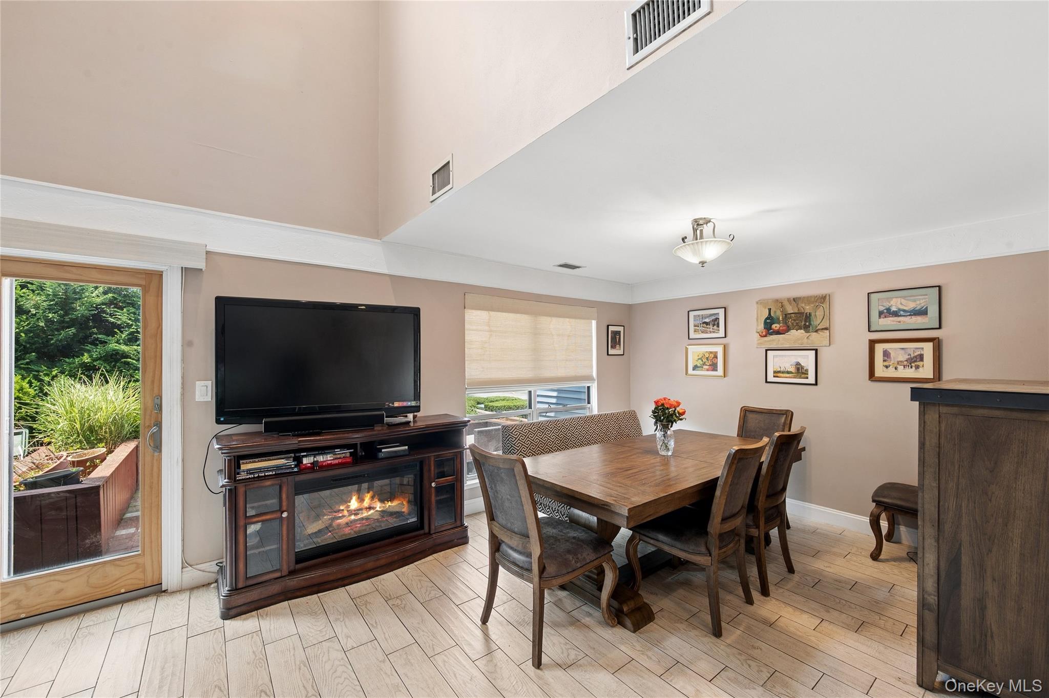 100 Baker Court, Unit 90 photo 6