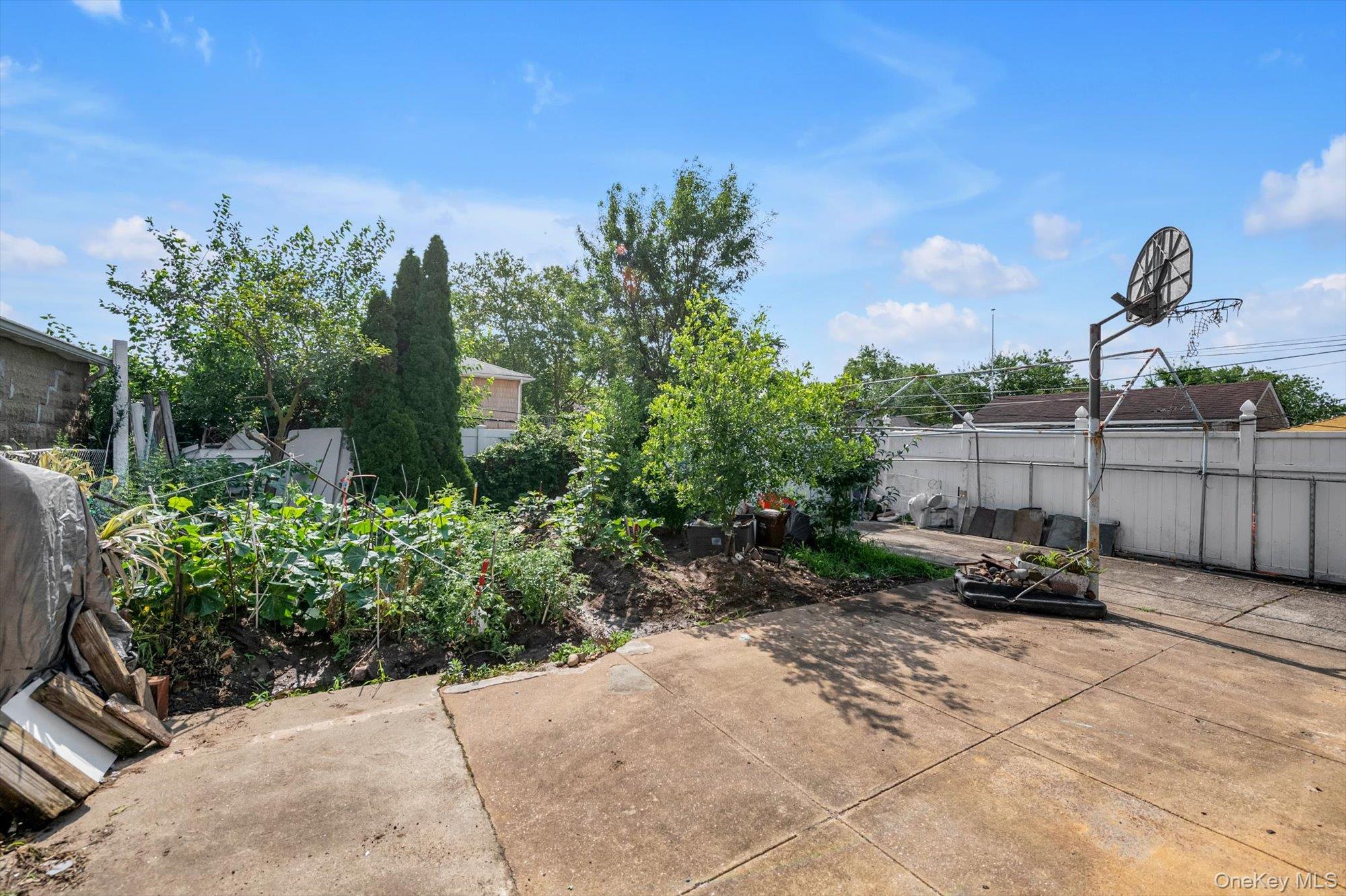 5011 175th Street – For Sale photo 4