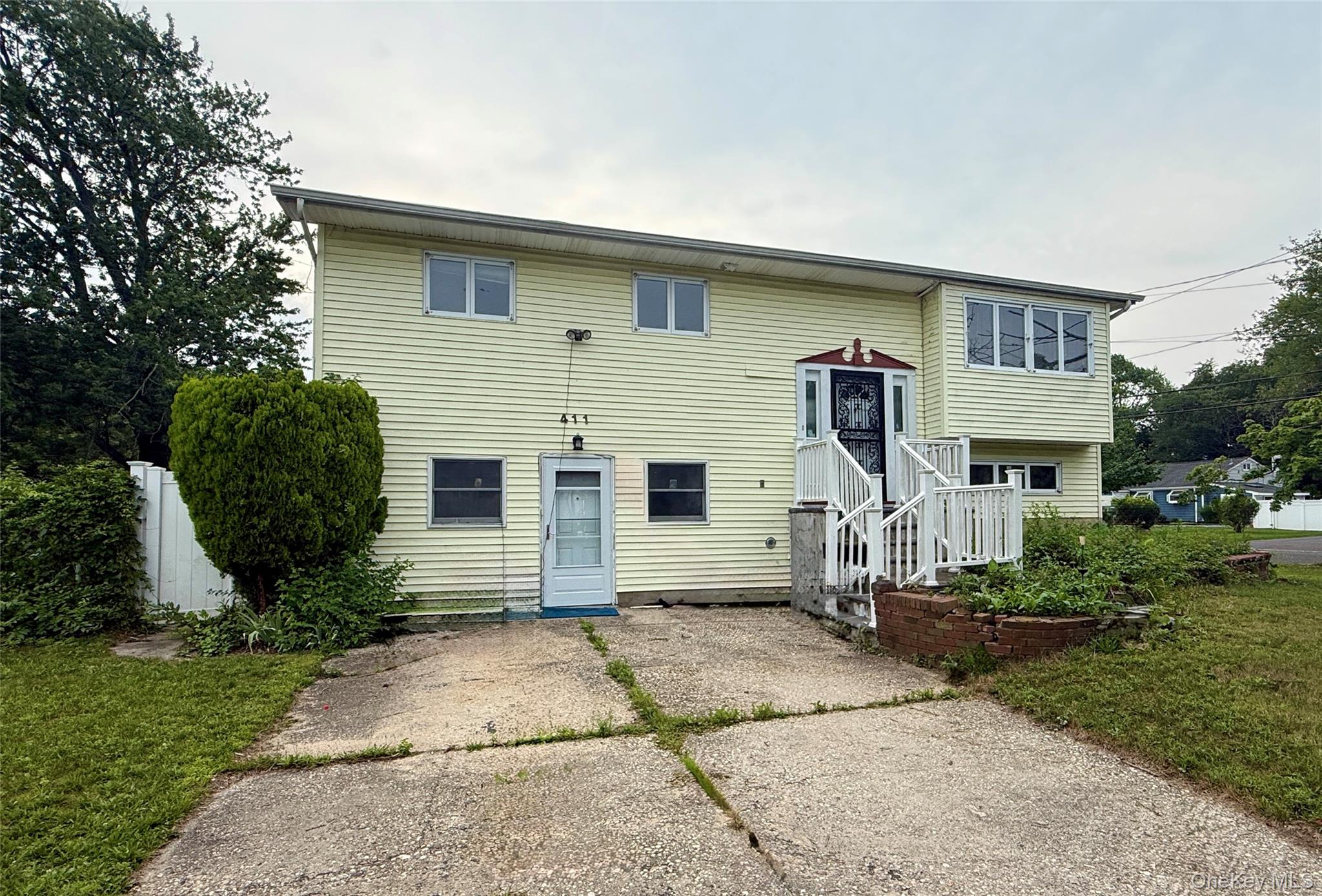 411 Mayflower Avenue – For Sale