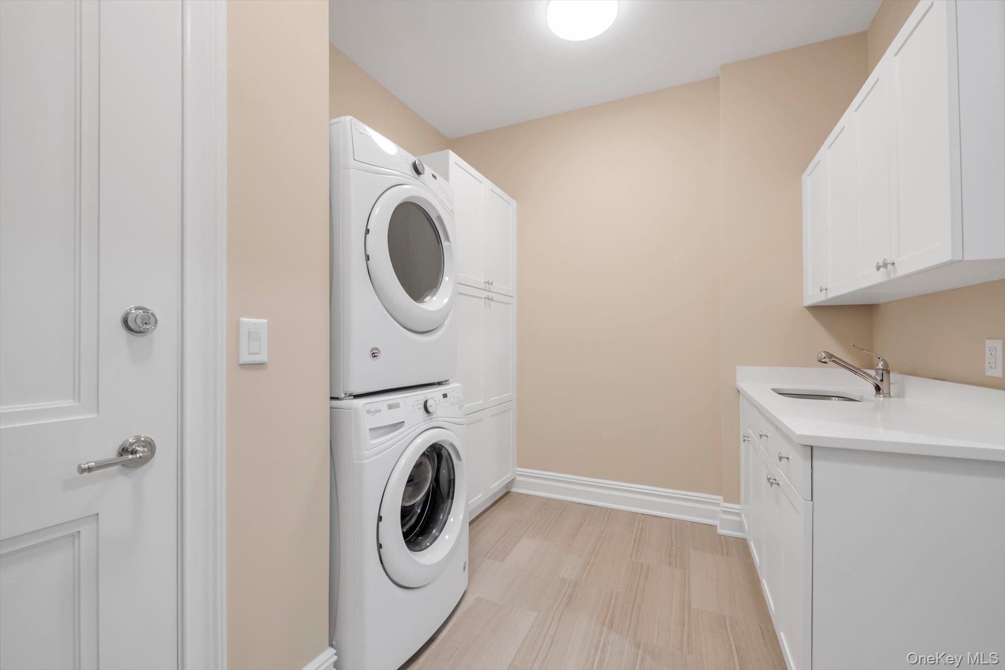 3000 Royal Court, Unit 3107 photo 14