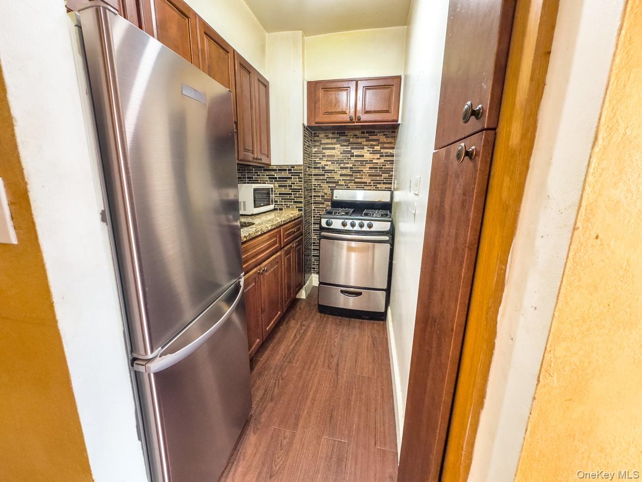 2015 Saint Paul Ave S, Unit 5K photo 6