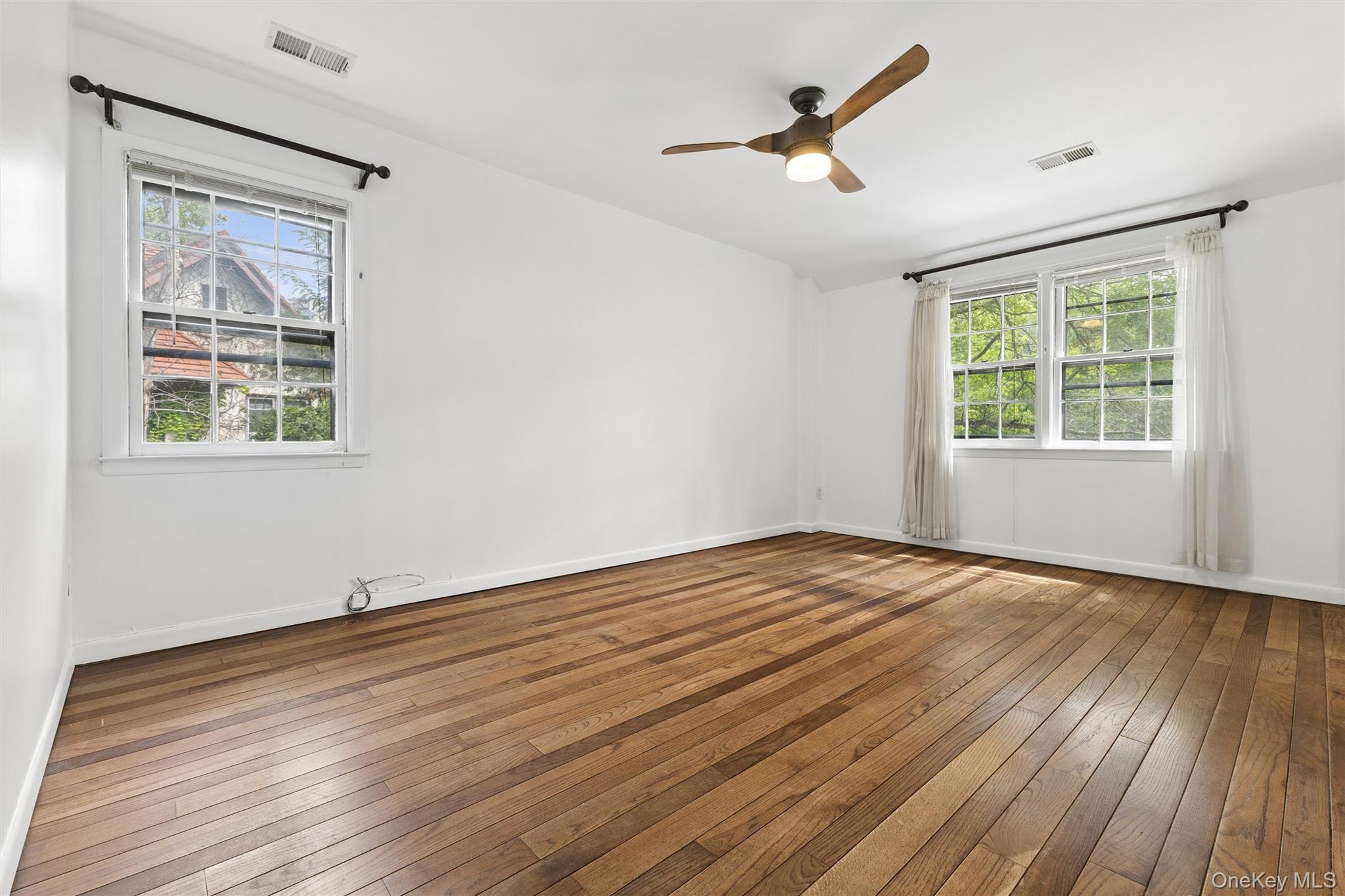 116-45 Union Turnpike – For Rent photo 8