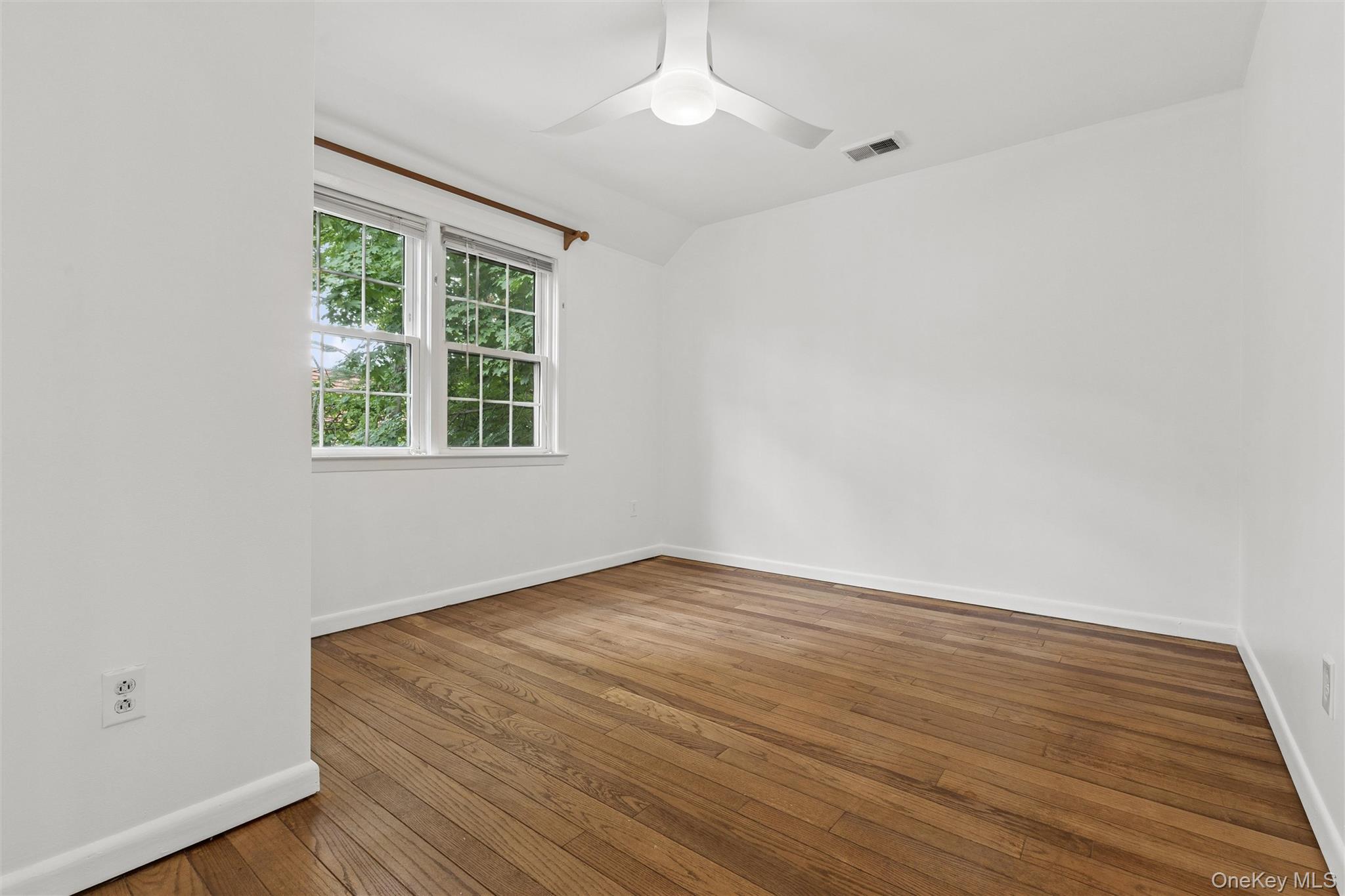 116-45 Union Turnpike – For Rent photo 11