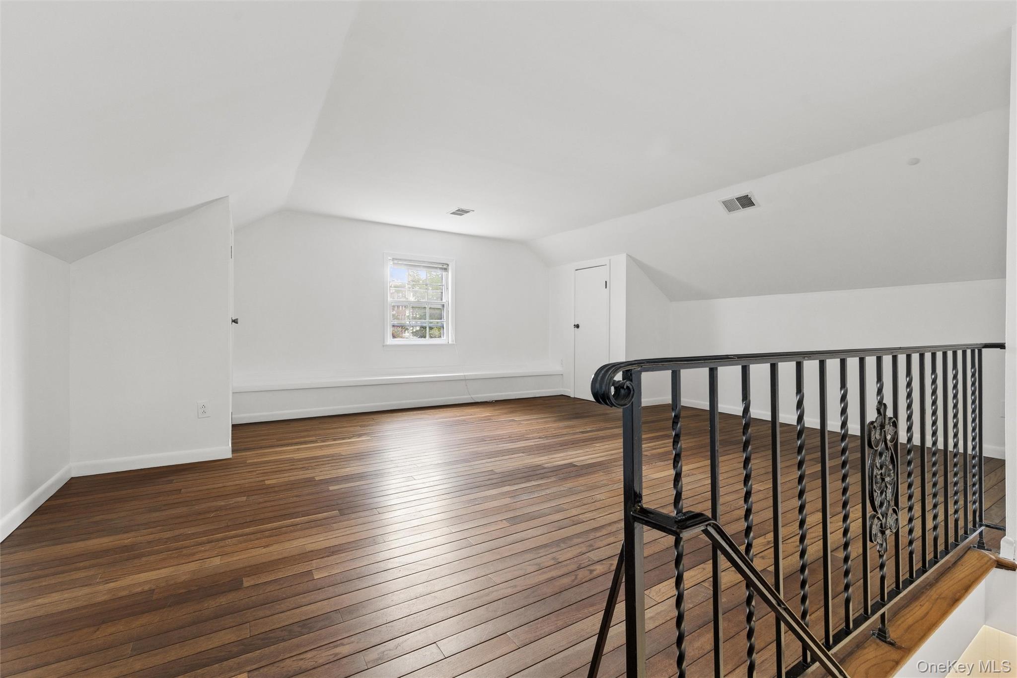 116-45 Union Turnpike – For Rent photo 16