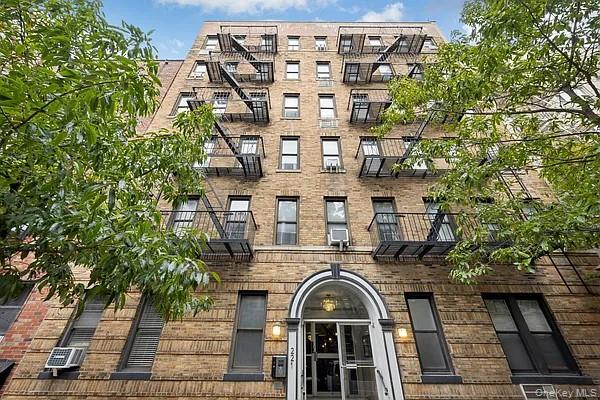 413 E 82 Street, Unit 4F