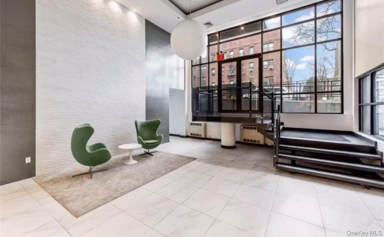 43-12 214 Place, Unit 3E photo 2