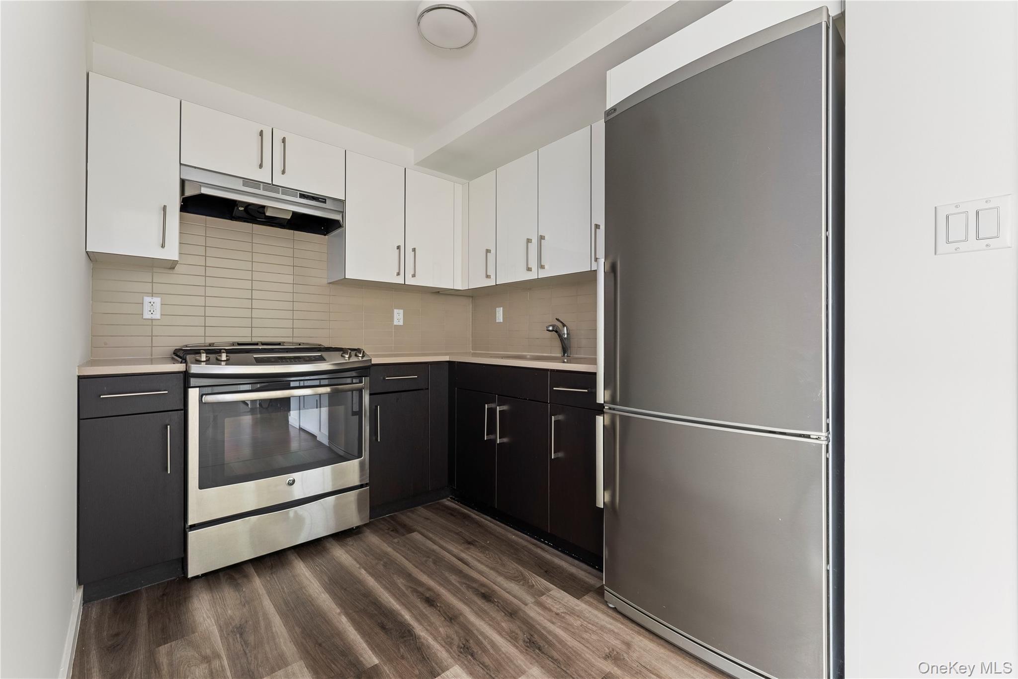 43-12 214 Place, Unit 3E photo 6