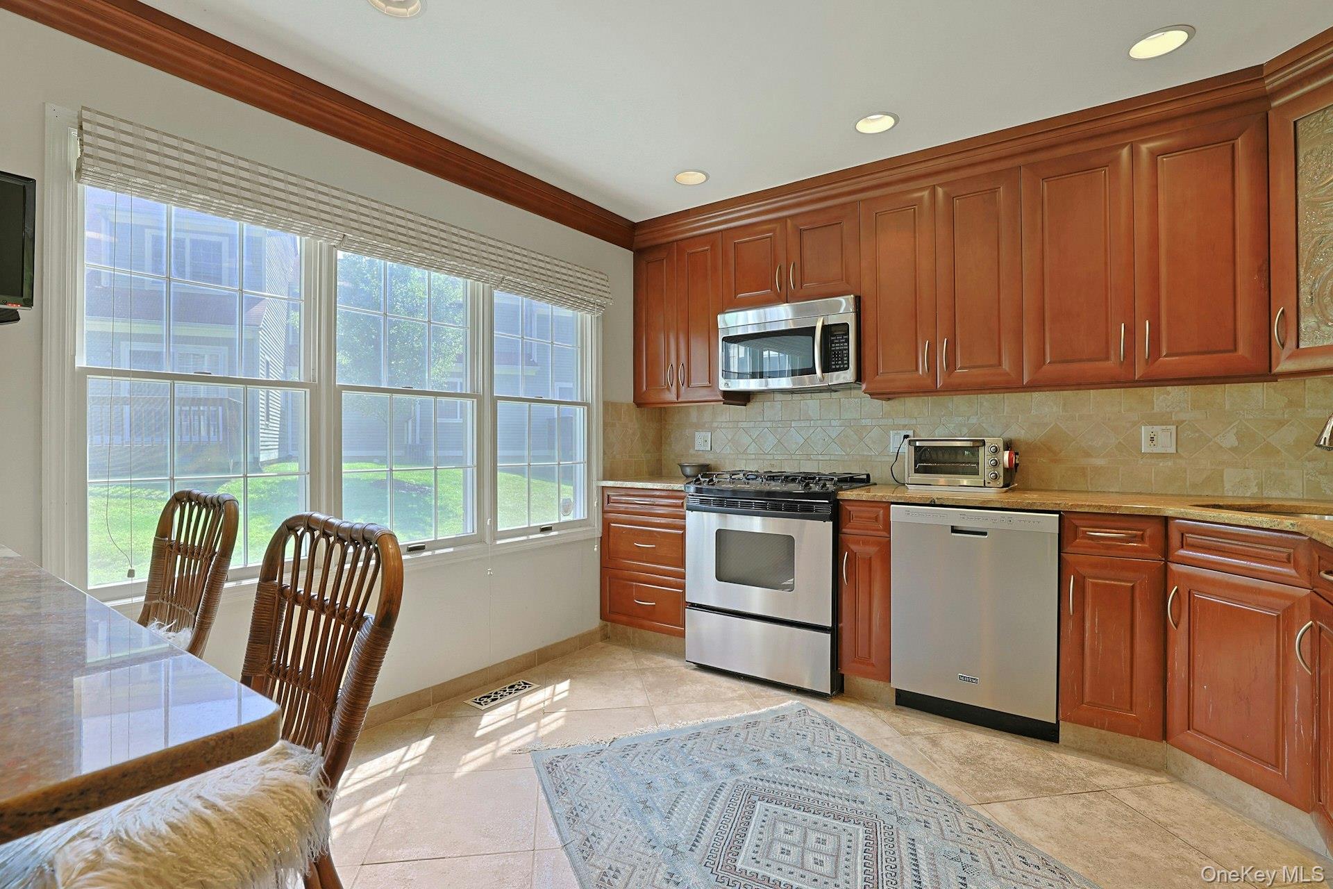 4101 Victoria Drive – For Sale photo 9