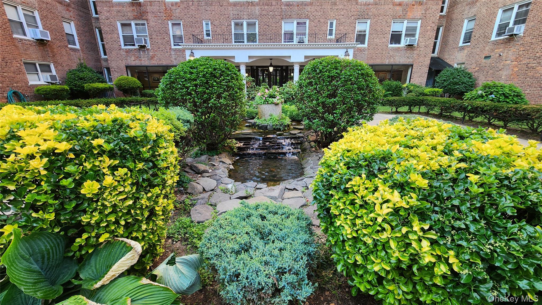 108-37 64 Avenue, Unit 6E photo 2