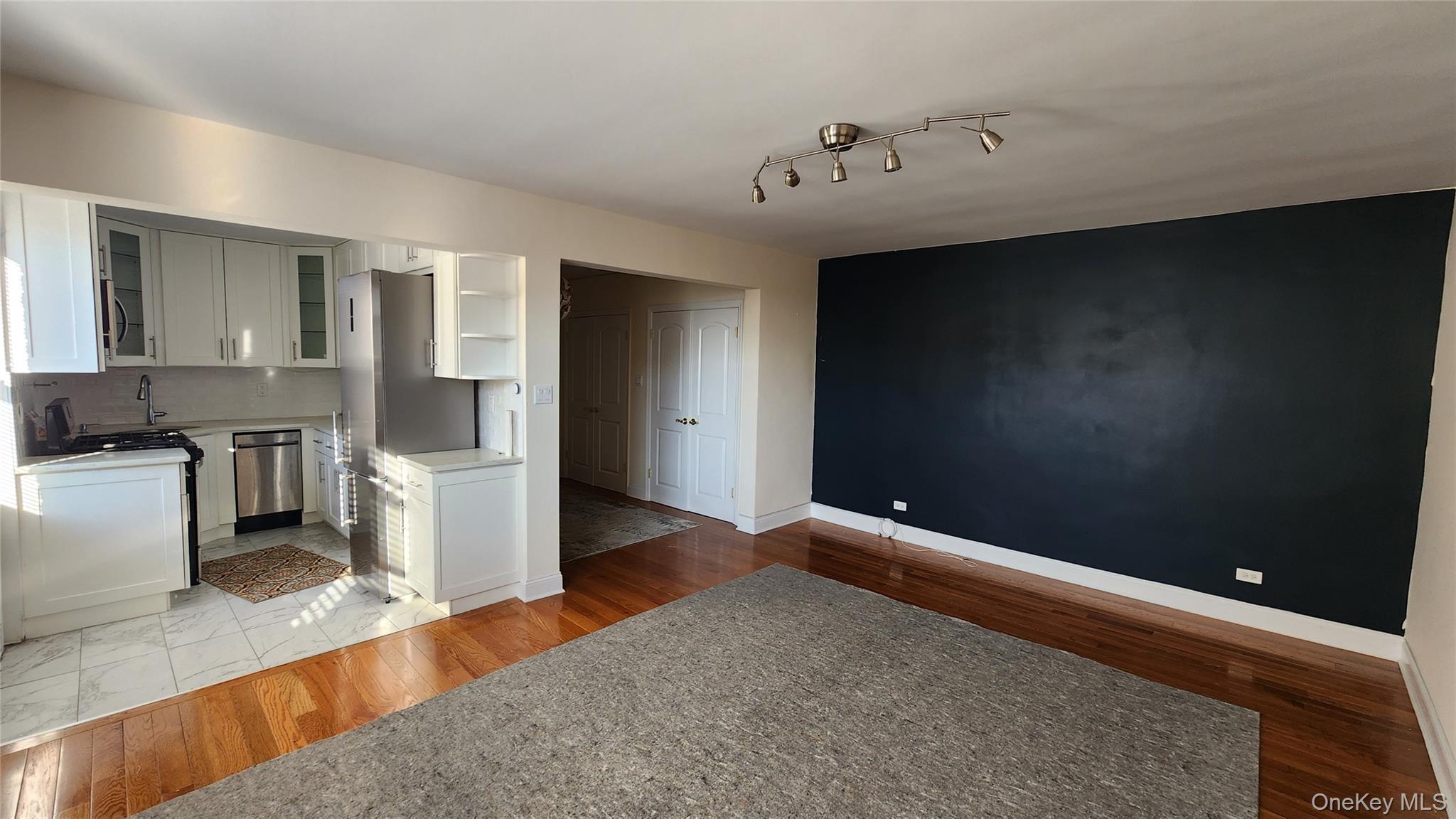 108-37 64 Avenue, Unit 6E photo 4