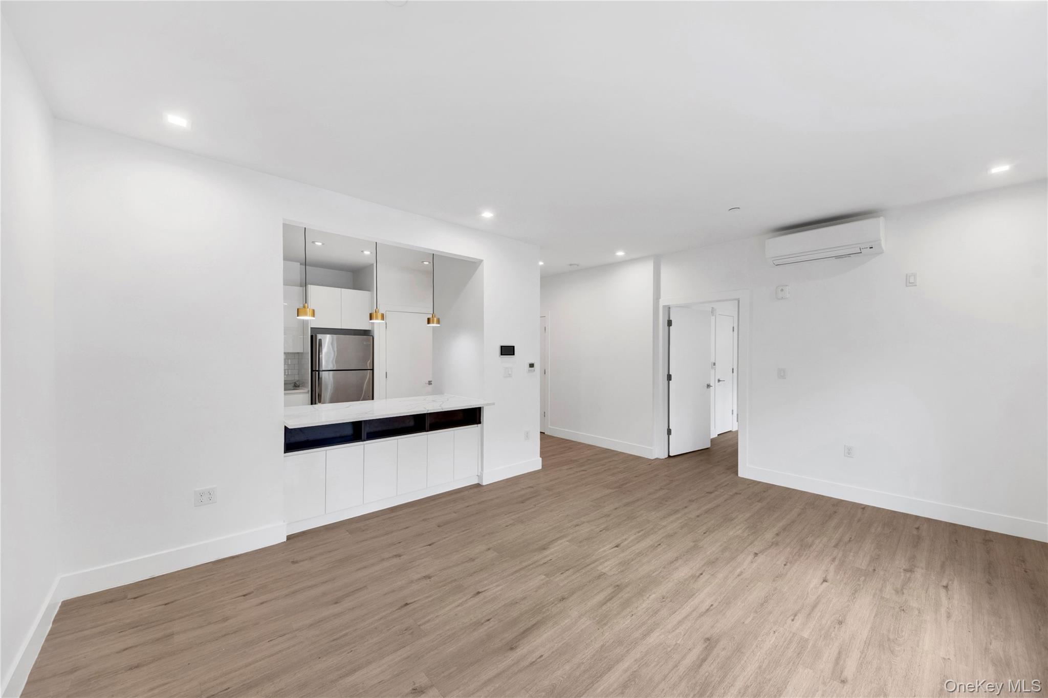 525 North MacQuesten Parkway – For Rent photo 5
