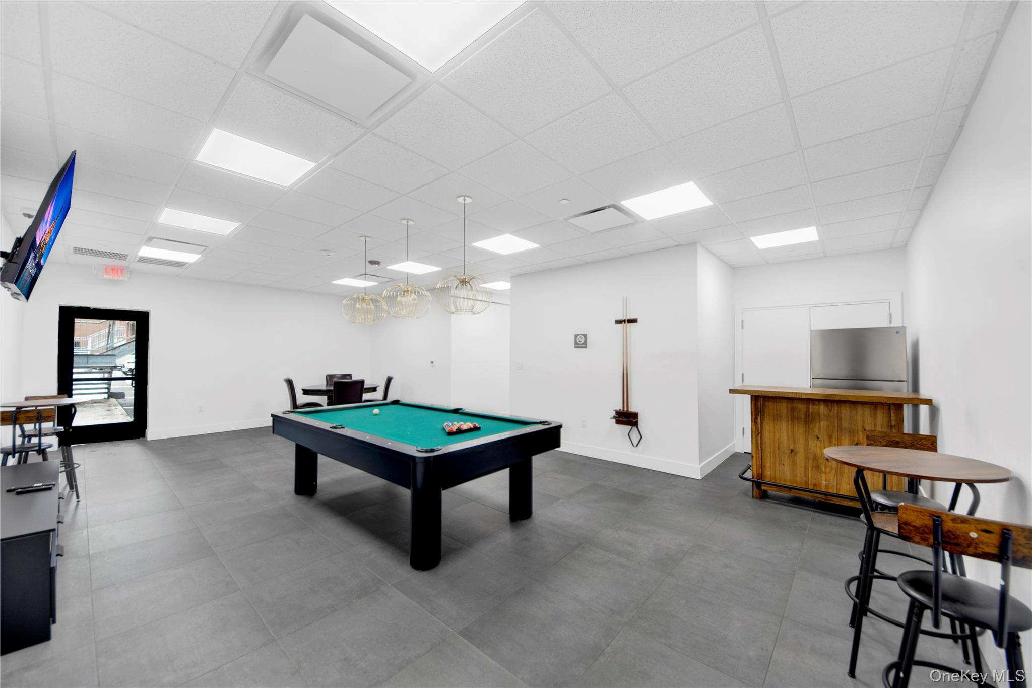 525 North MacQuesten Parkway – For Rent photo 15
