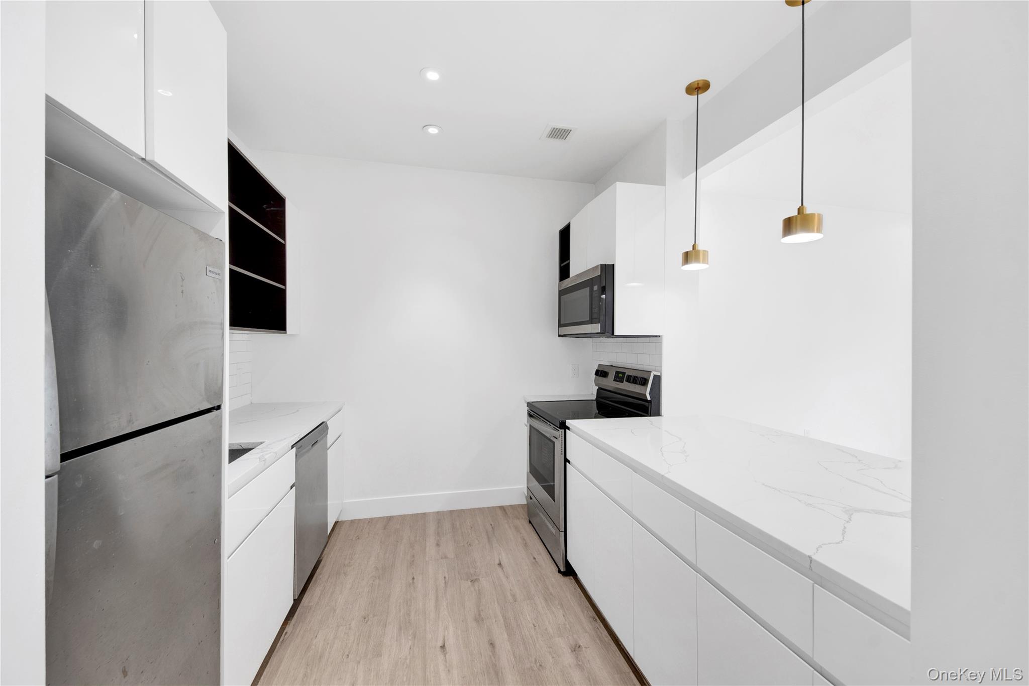525 North MacQuesten Parkway – For Rent photo 8