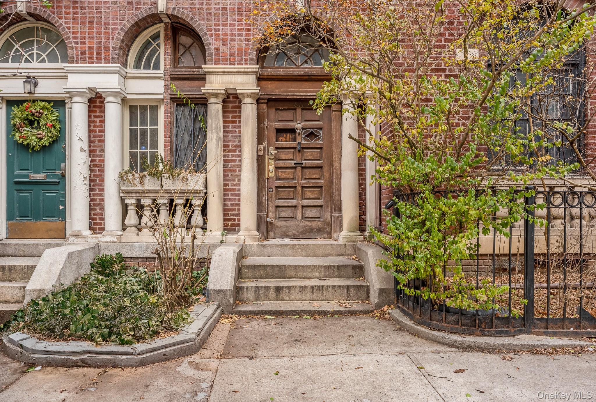 811 Riverside Drive – For Sale photo 2