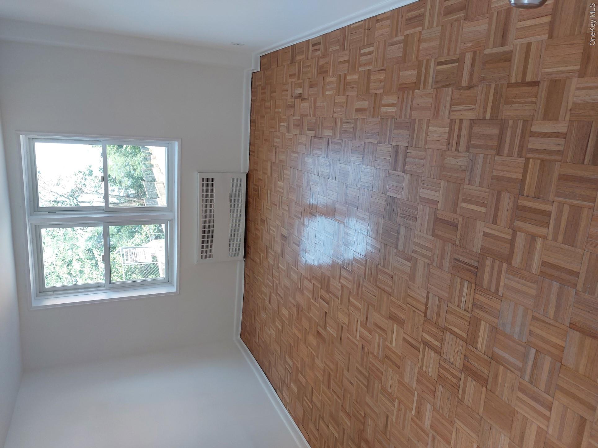 679 Warburton Avenue, Unit 1L photo 8