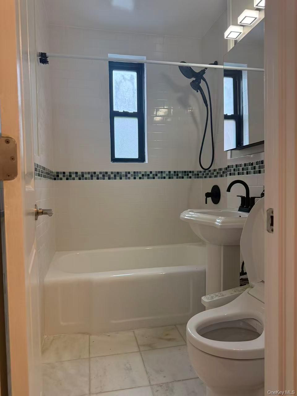 150-30 71 Avenue, Unit 2G photo 6