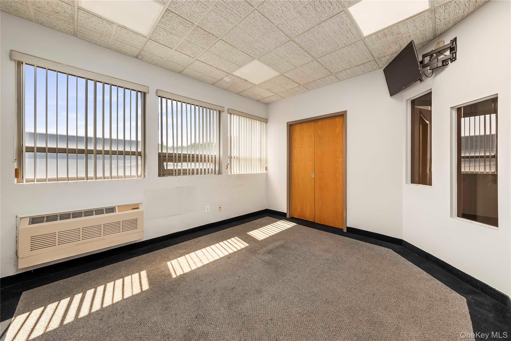 12-19 37th Avenue – For Rent photo 13