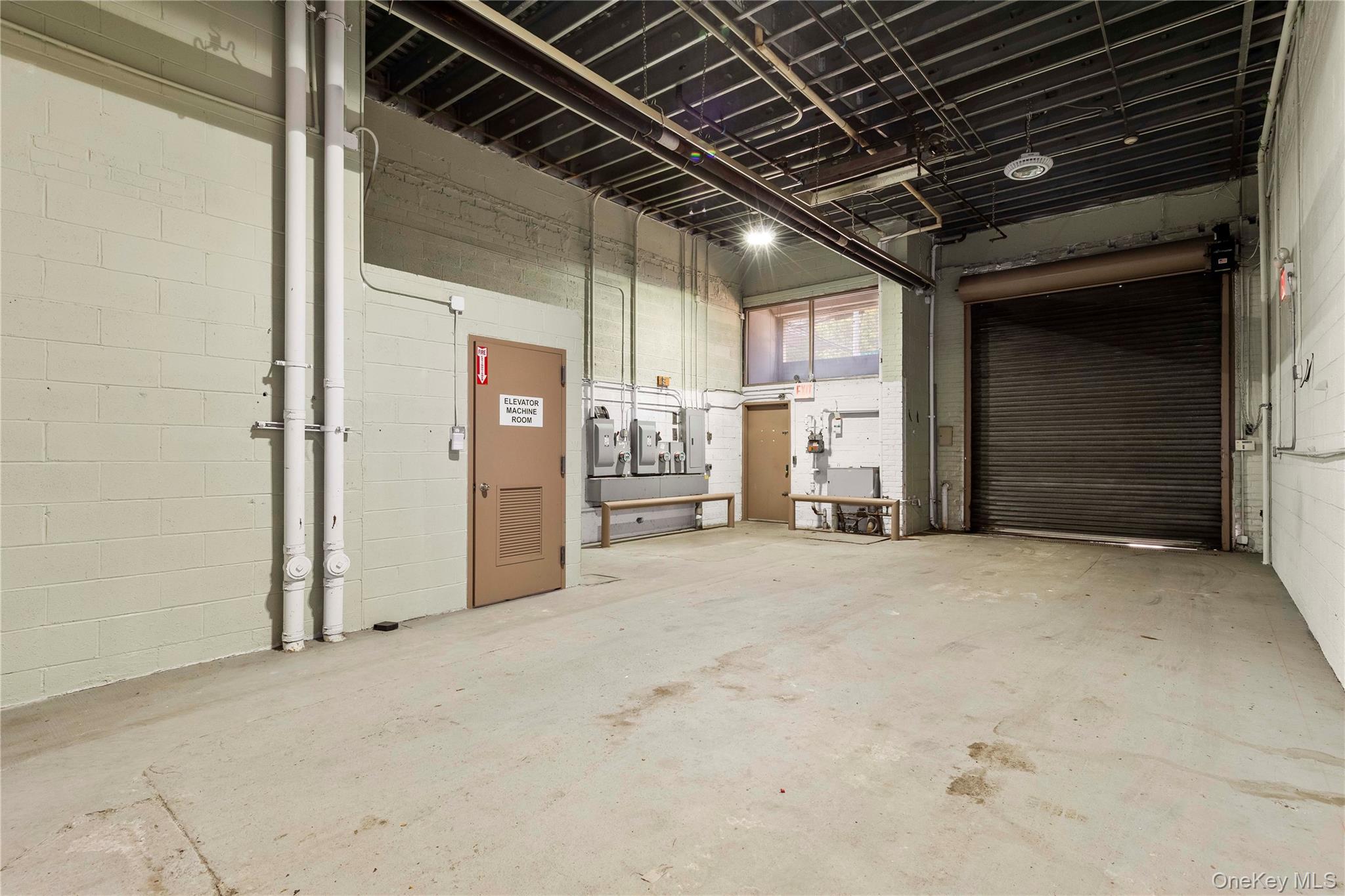 12-19 37th Avenue – For Rent photo 4