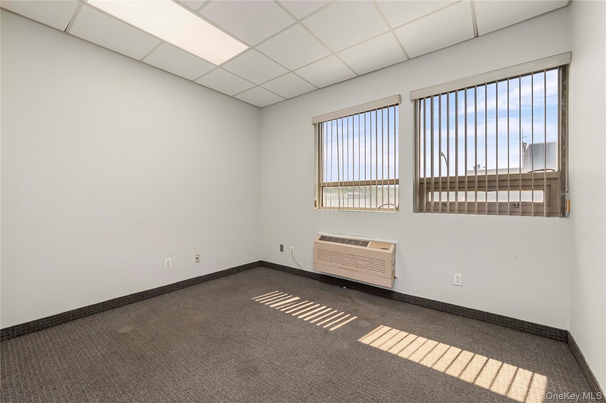 12-19 37th Avenue – For Rent photo 16