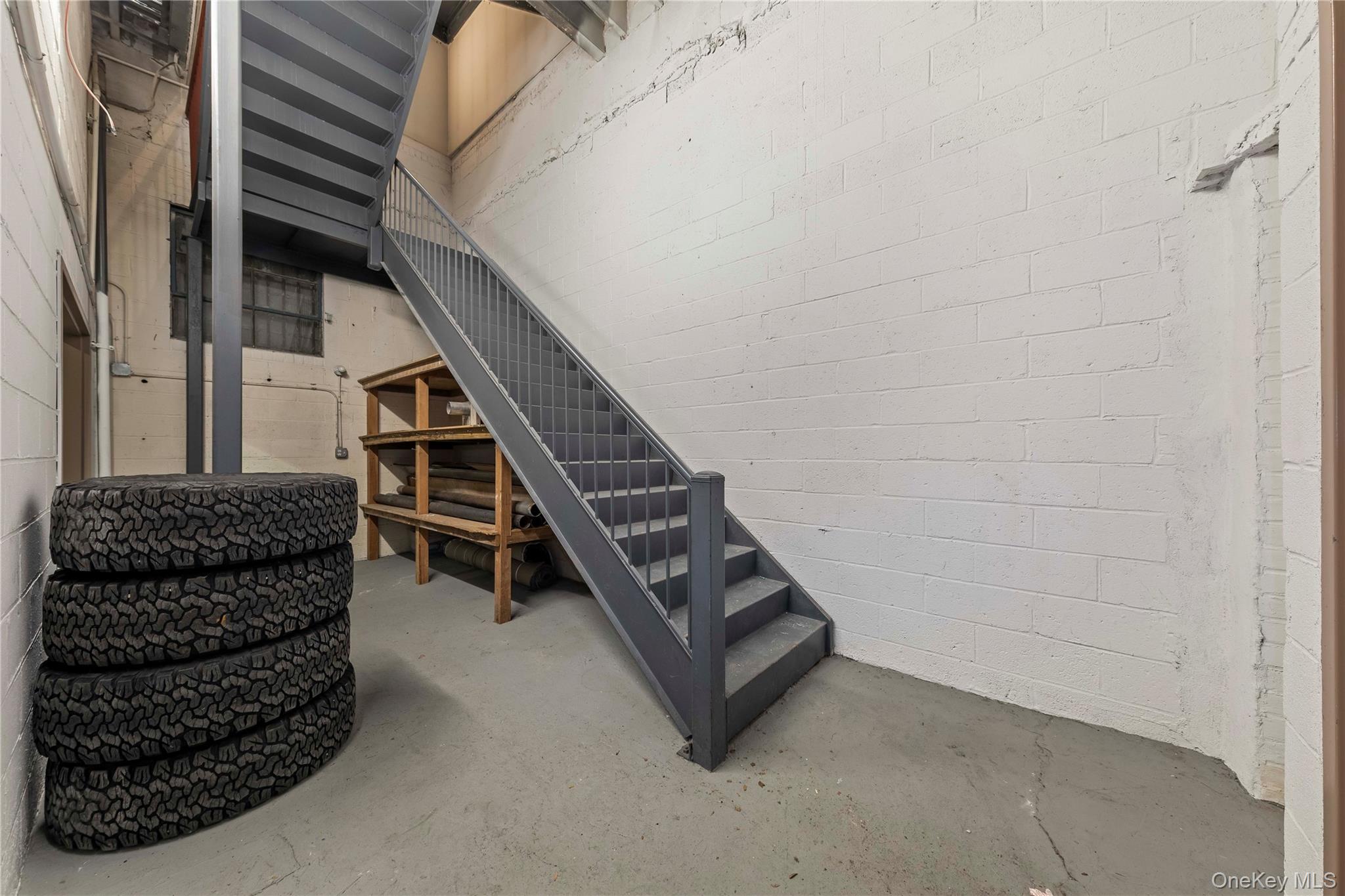 12-19 37th Avenue – For Rent photo 8