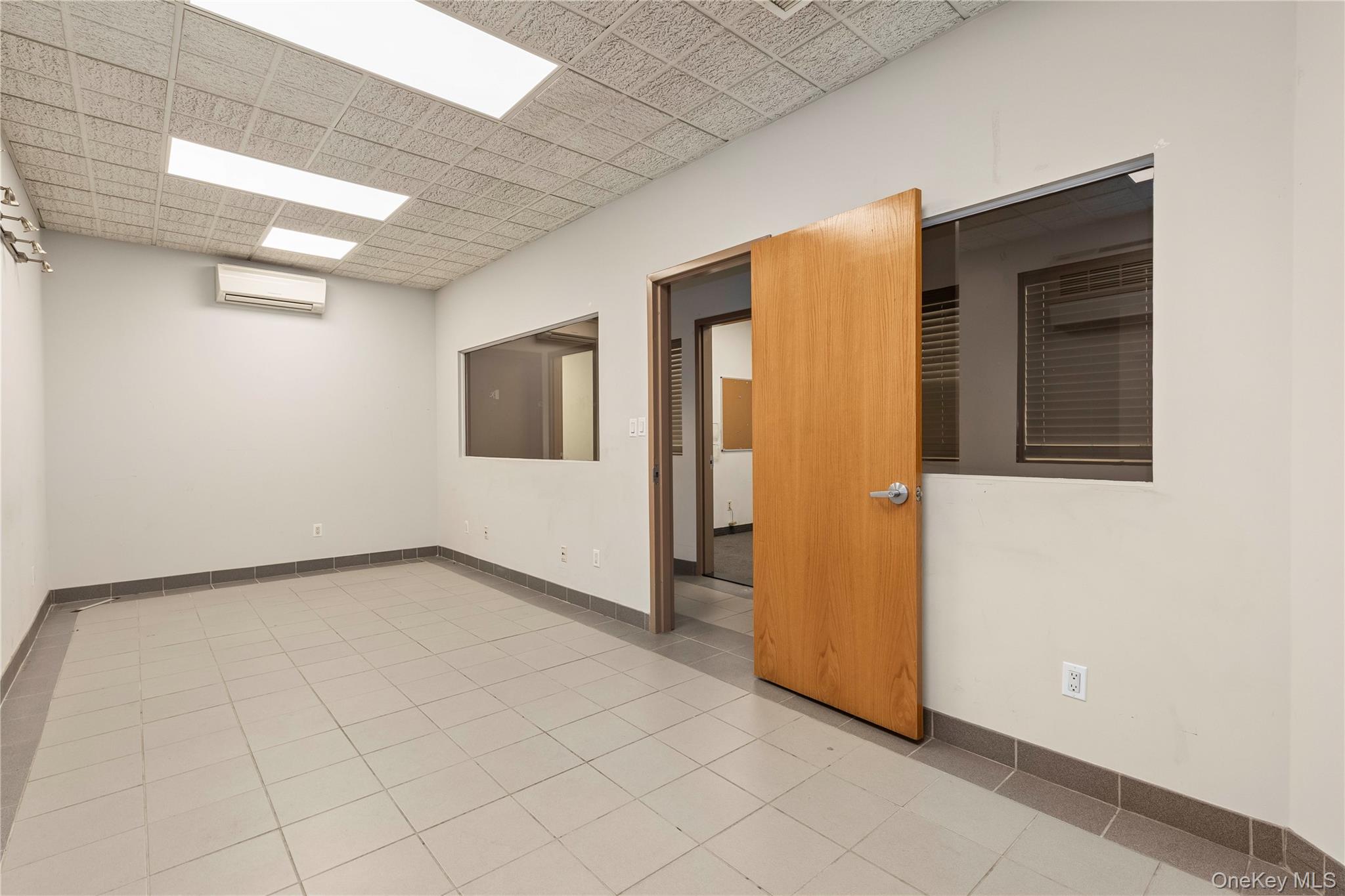 12-19 37th Avenue – For Rent photo 15