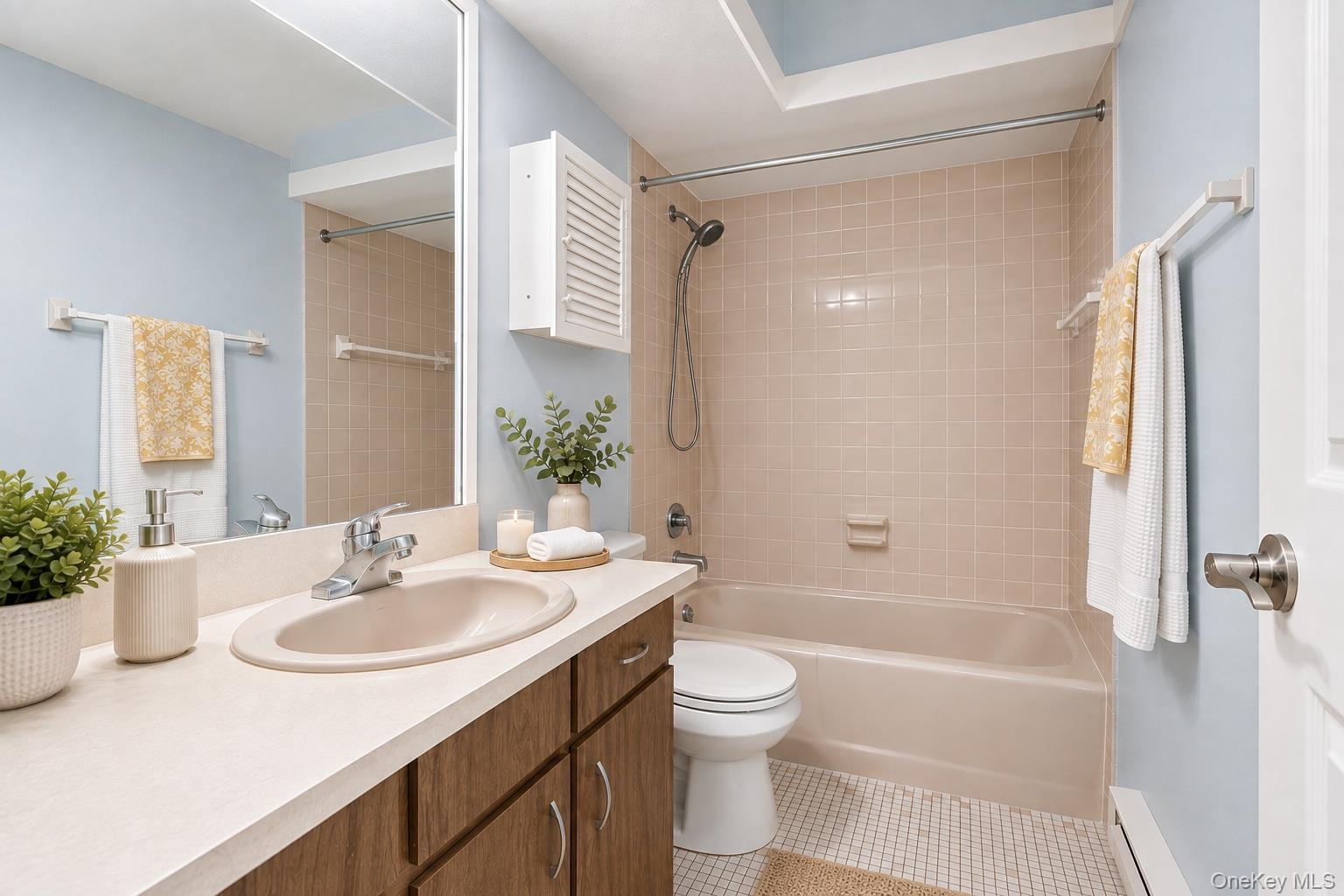 241 Heritage Hills, Unit D photo 16