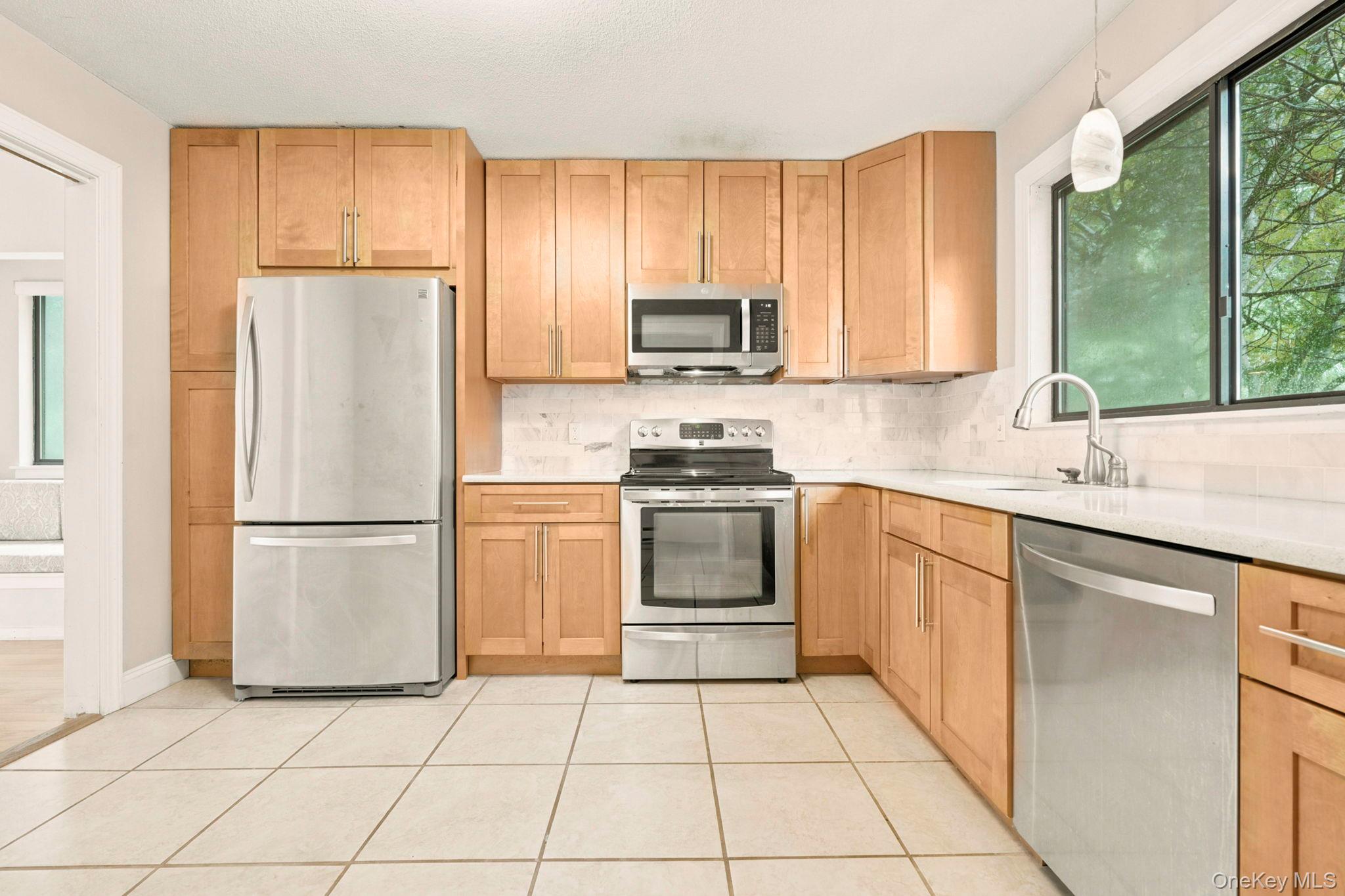 241 Heritage Hills, Unit D photo 8
