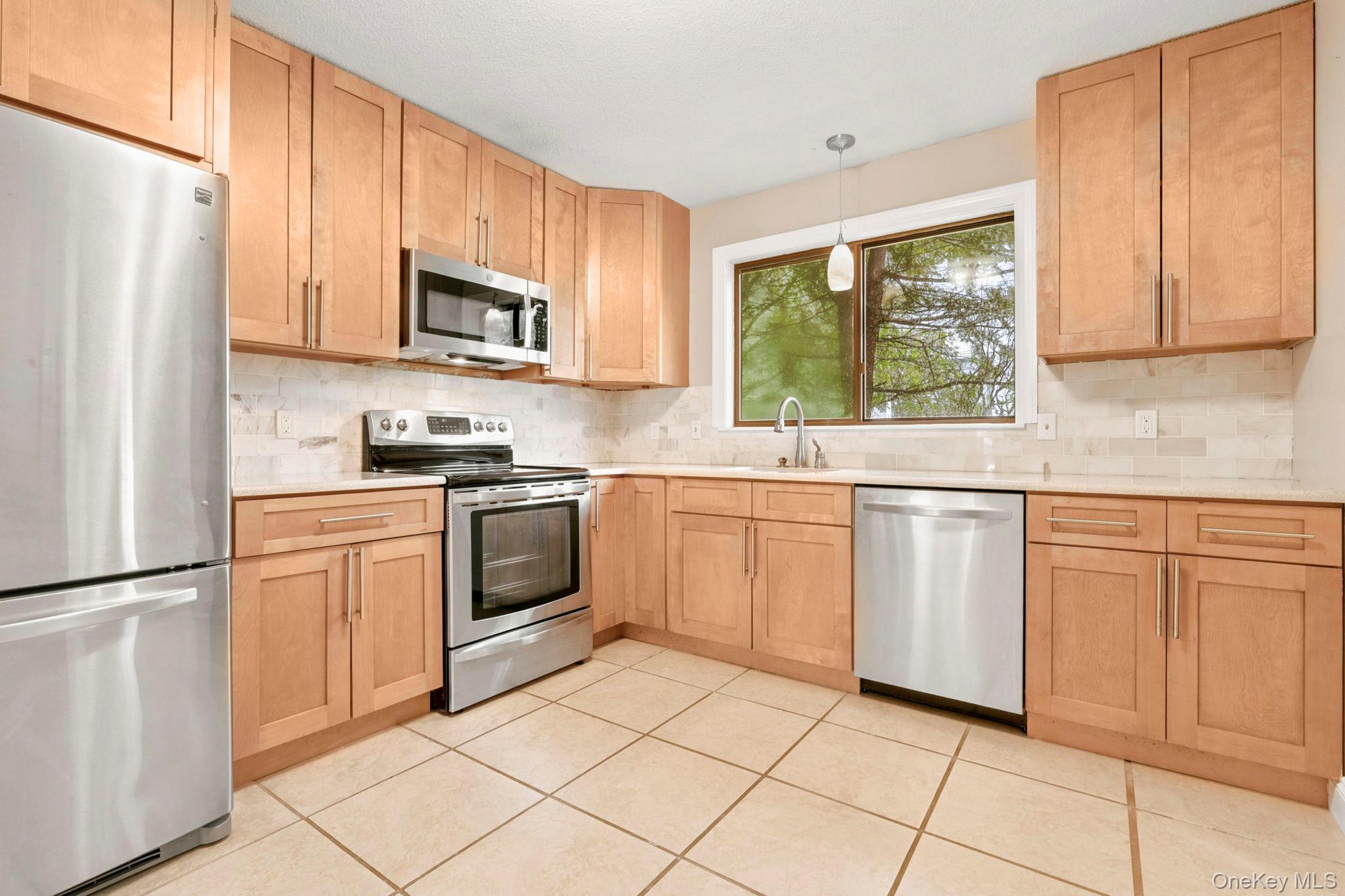 241 Heritage Hills, Unit D photo 10
