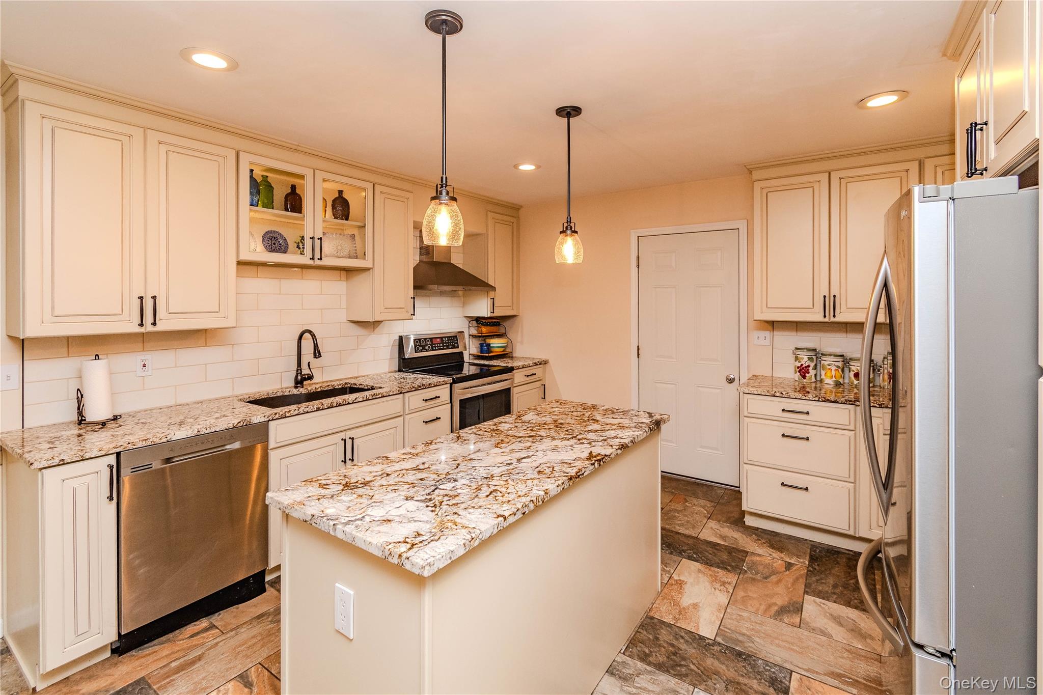 19 Closs Drive – For Sale photo 15
