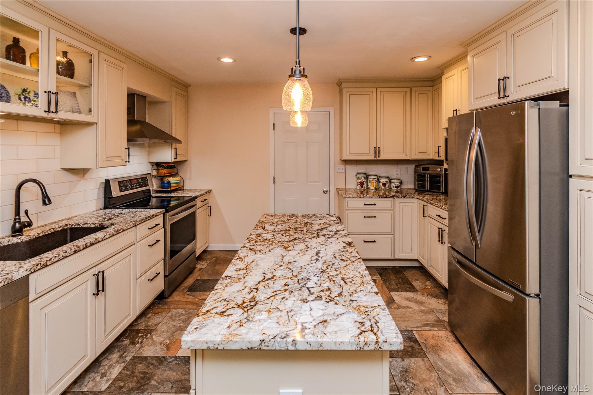19 Closs Drive – For Sale photo 11