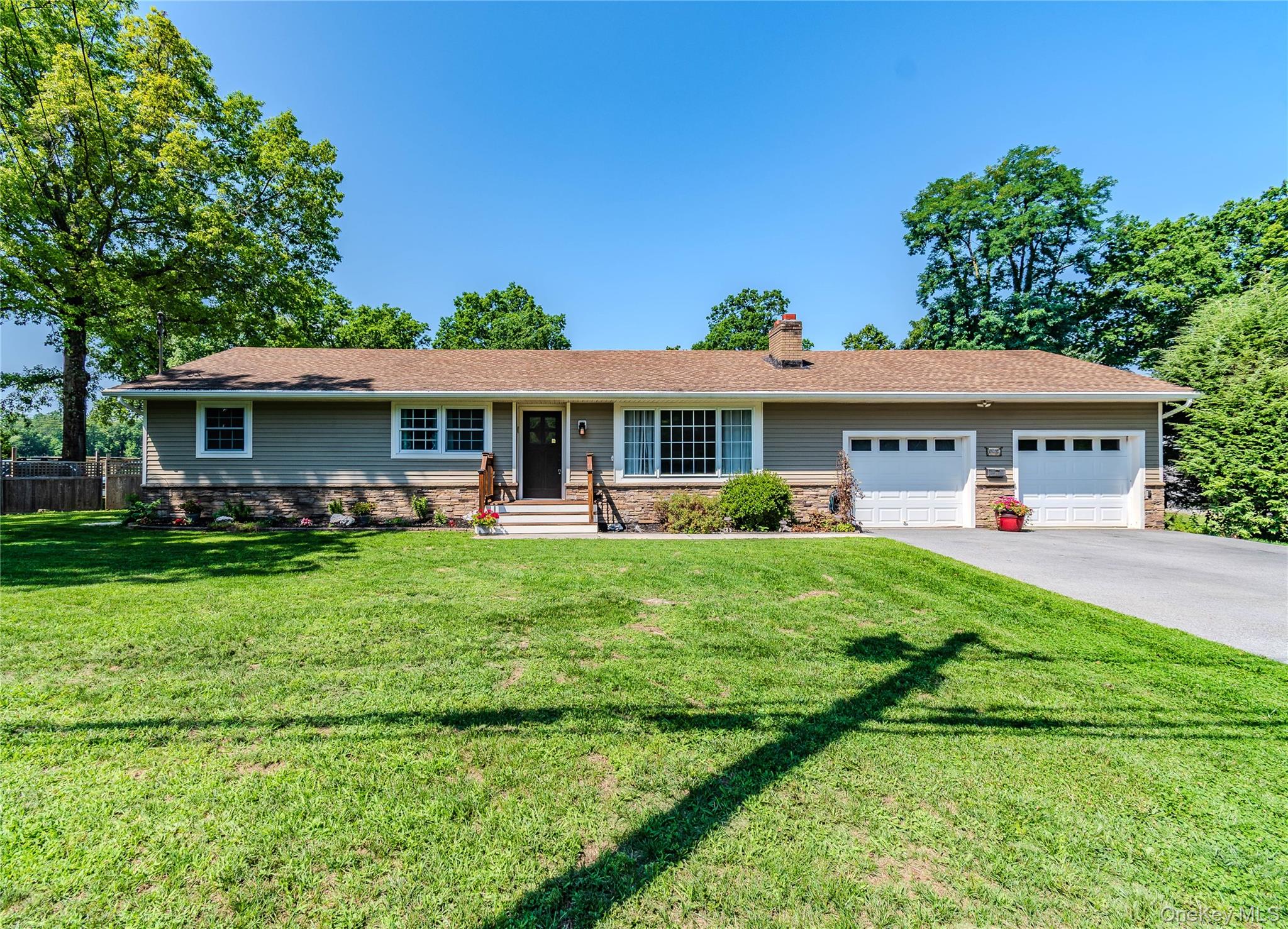 19 Closs Drive – For Sale photo 2