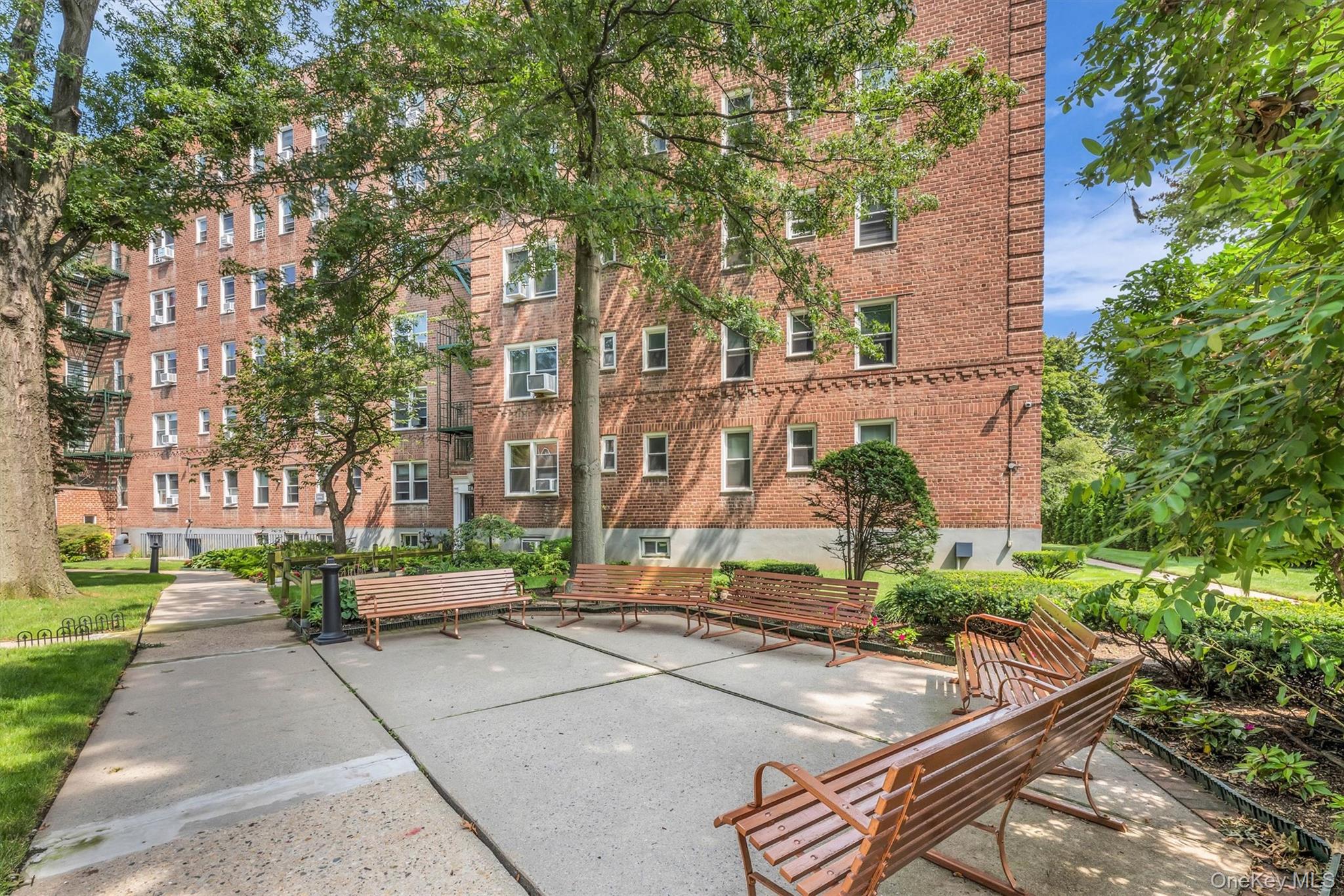 36 Cathedral Avenue, Unit 2D photo 4