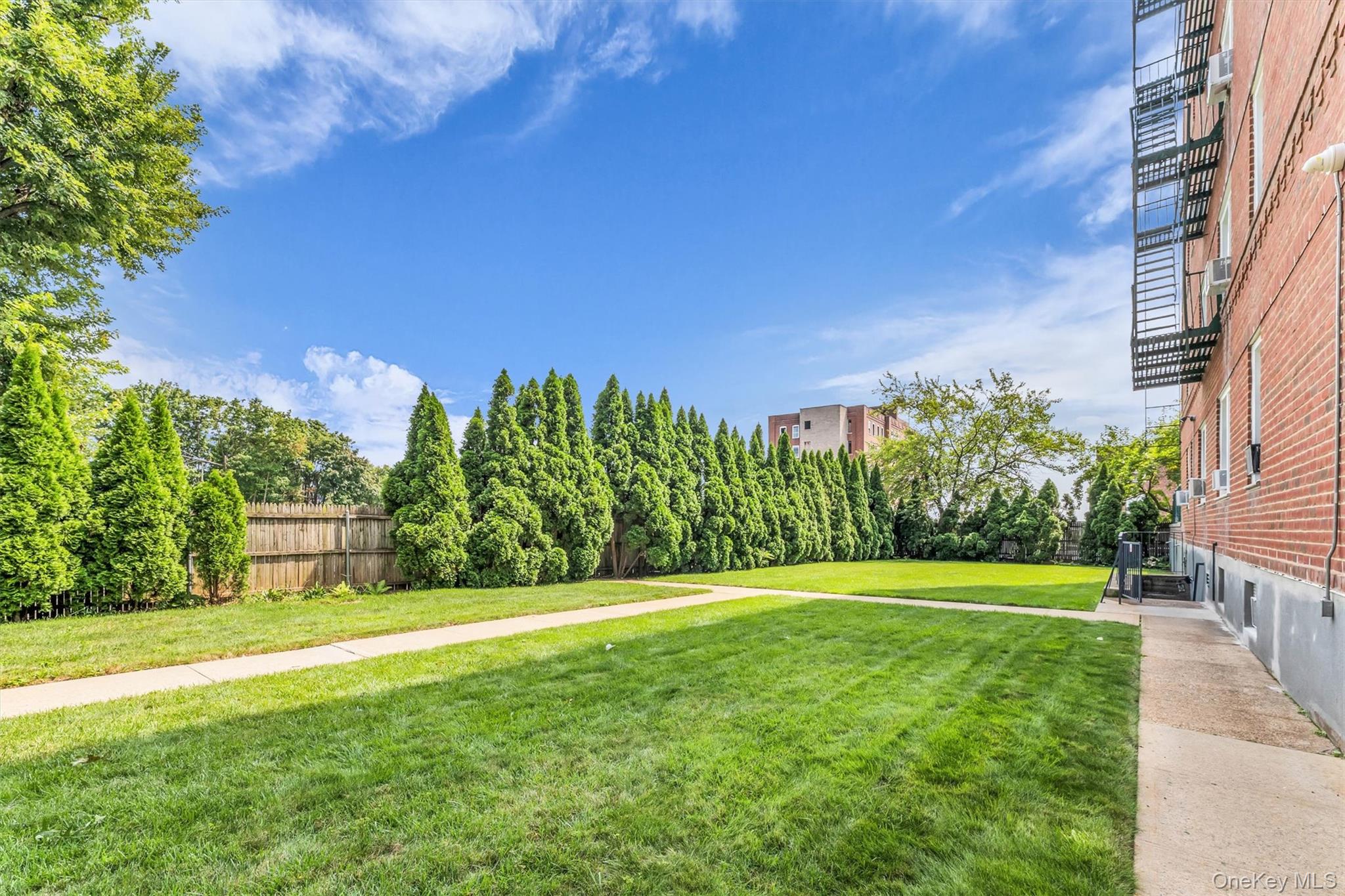 36 Cathedral Avenue, Unit 2D photo 3