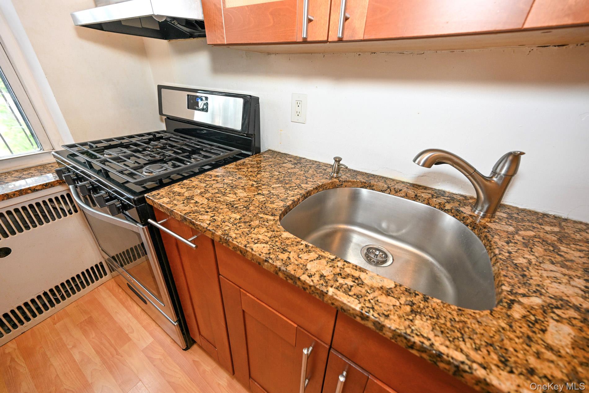 61-41 Saunders Street, Unit B25 photo 23