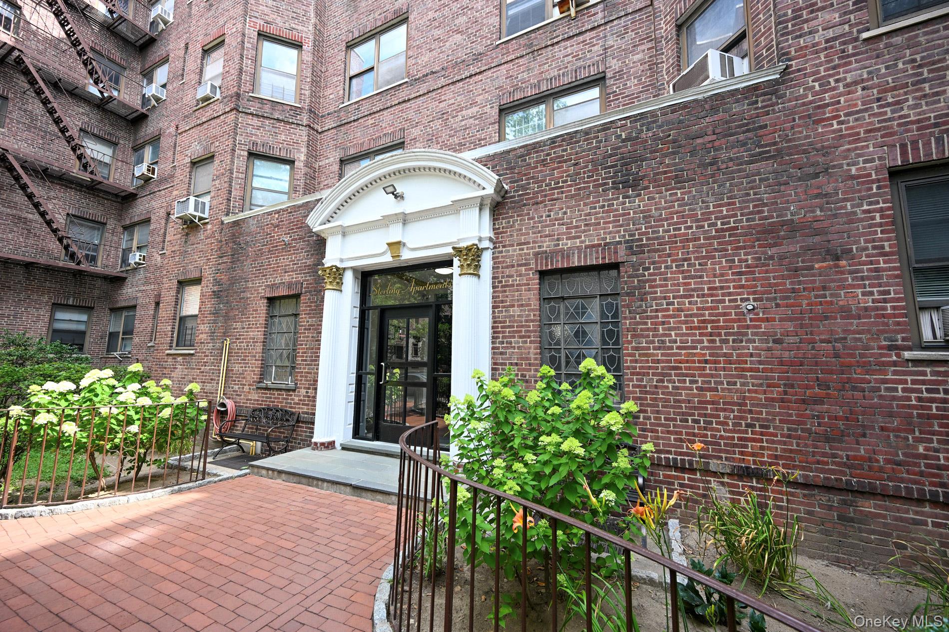 61-41 Saunders Street, Unit B25 photo 3