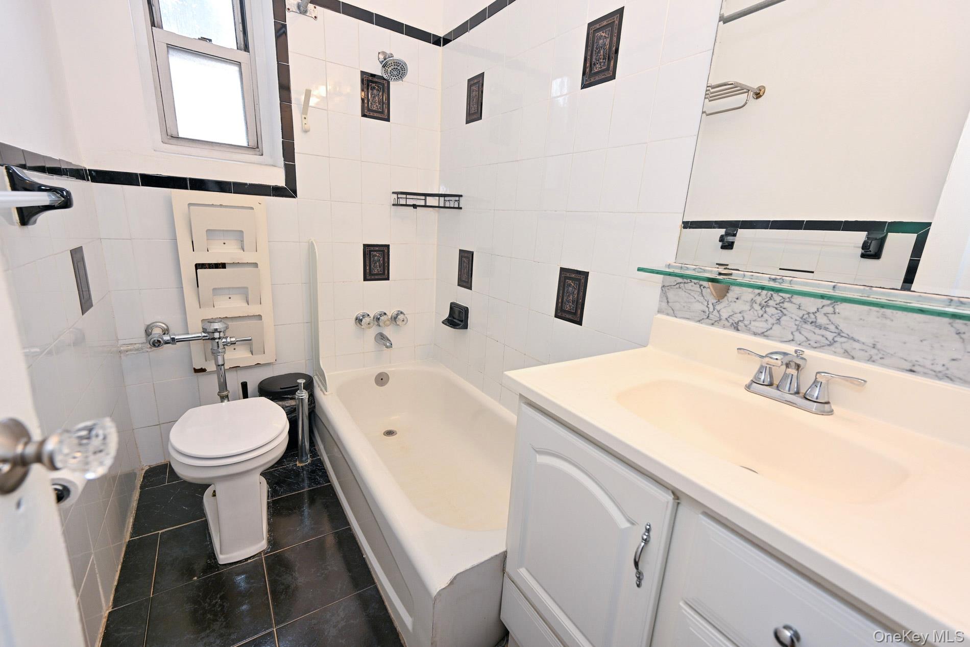 61-41 Saunders Street, Unit B25 photo 24