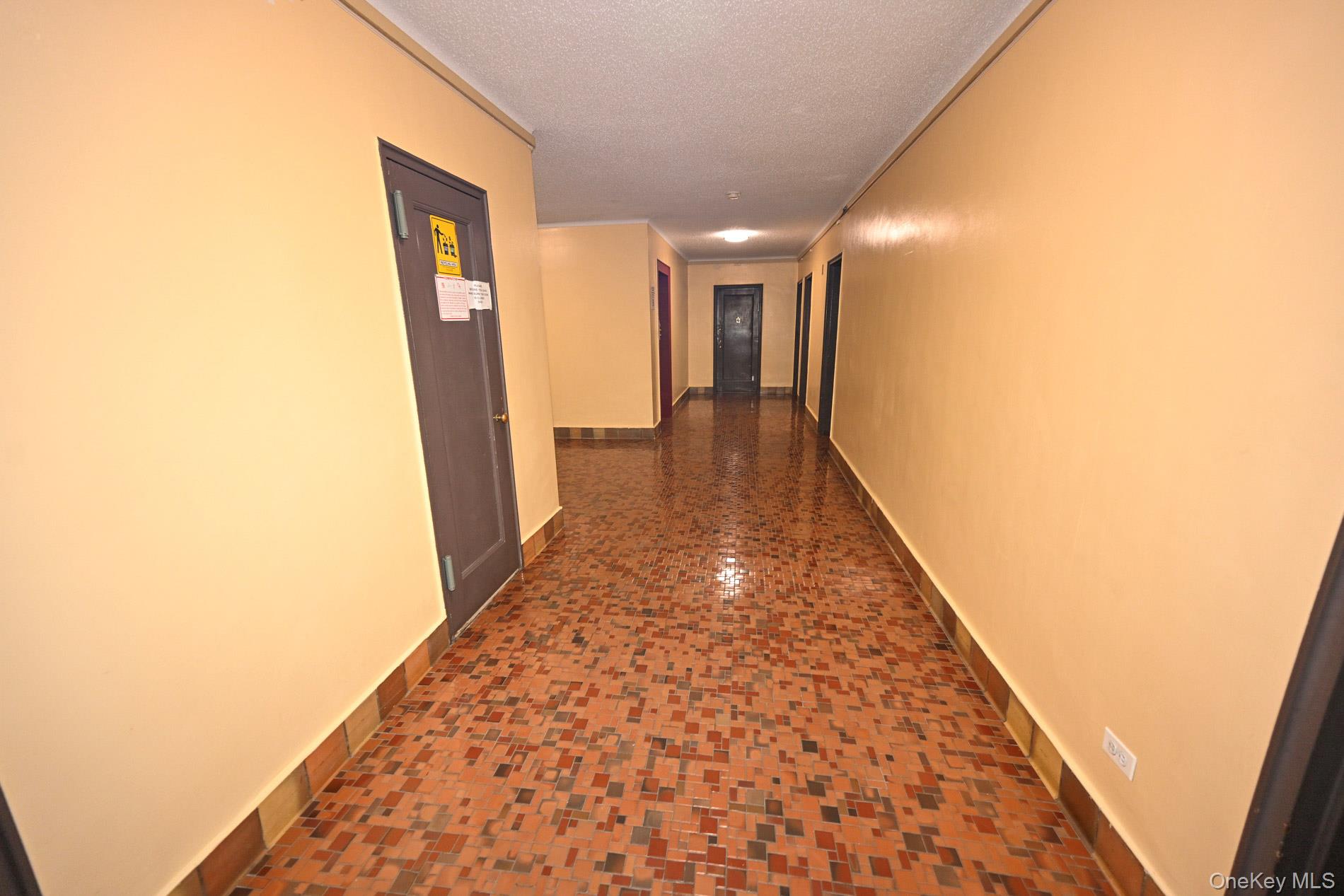 61-41 Saunders Street, Unit B25 photo 31
