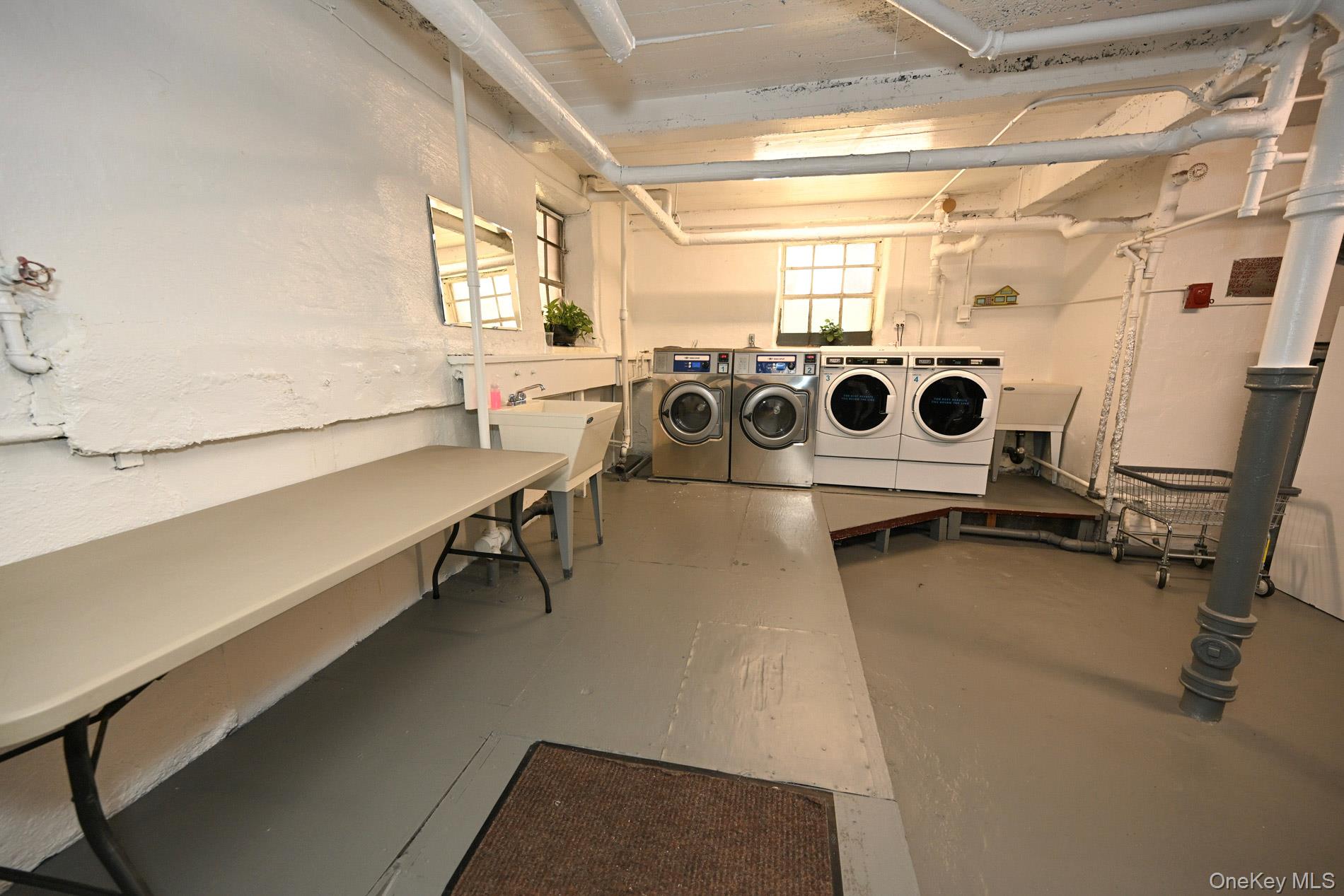 61-41 Saunders Street, Unit B25 photo 33