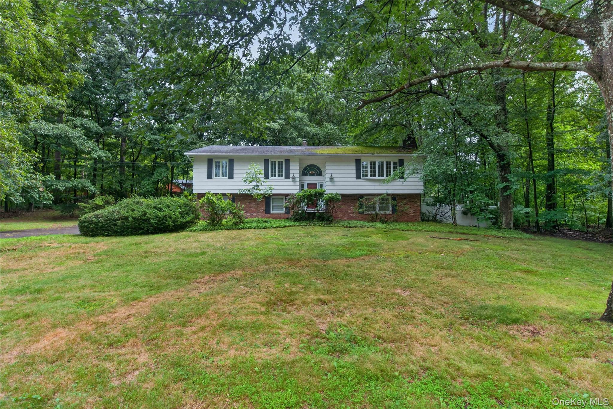 8 Peter Avenue – For Sale