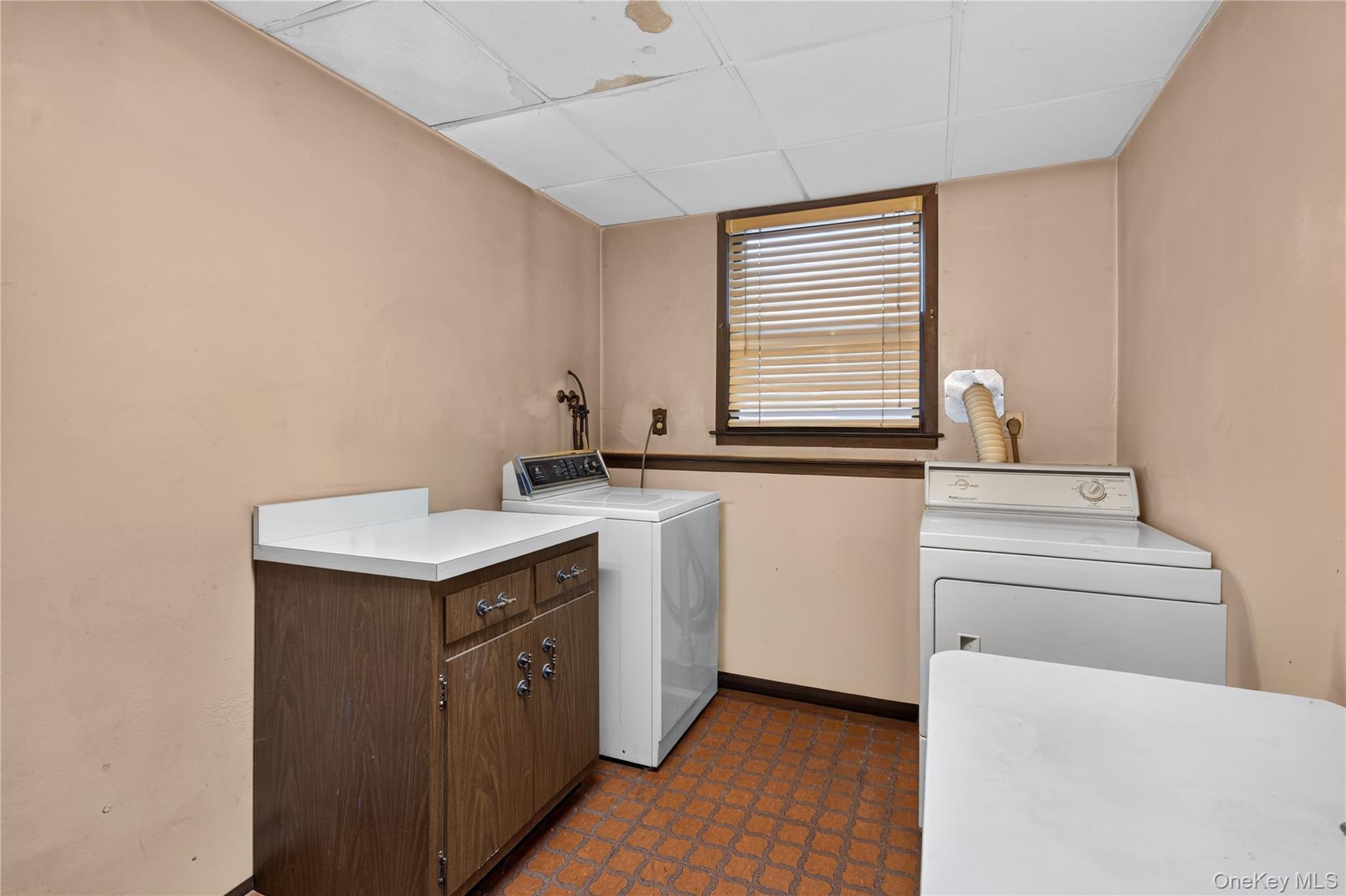 8 Peter Avenue – For Sale photo 33