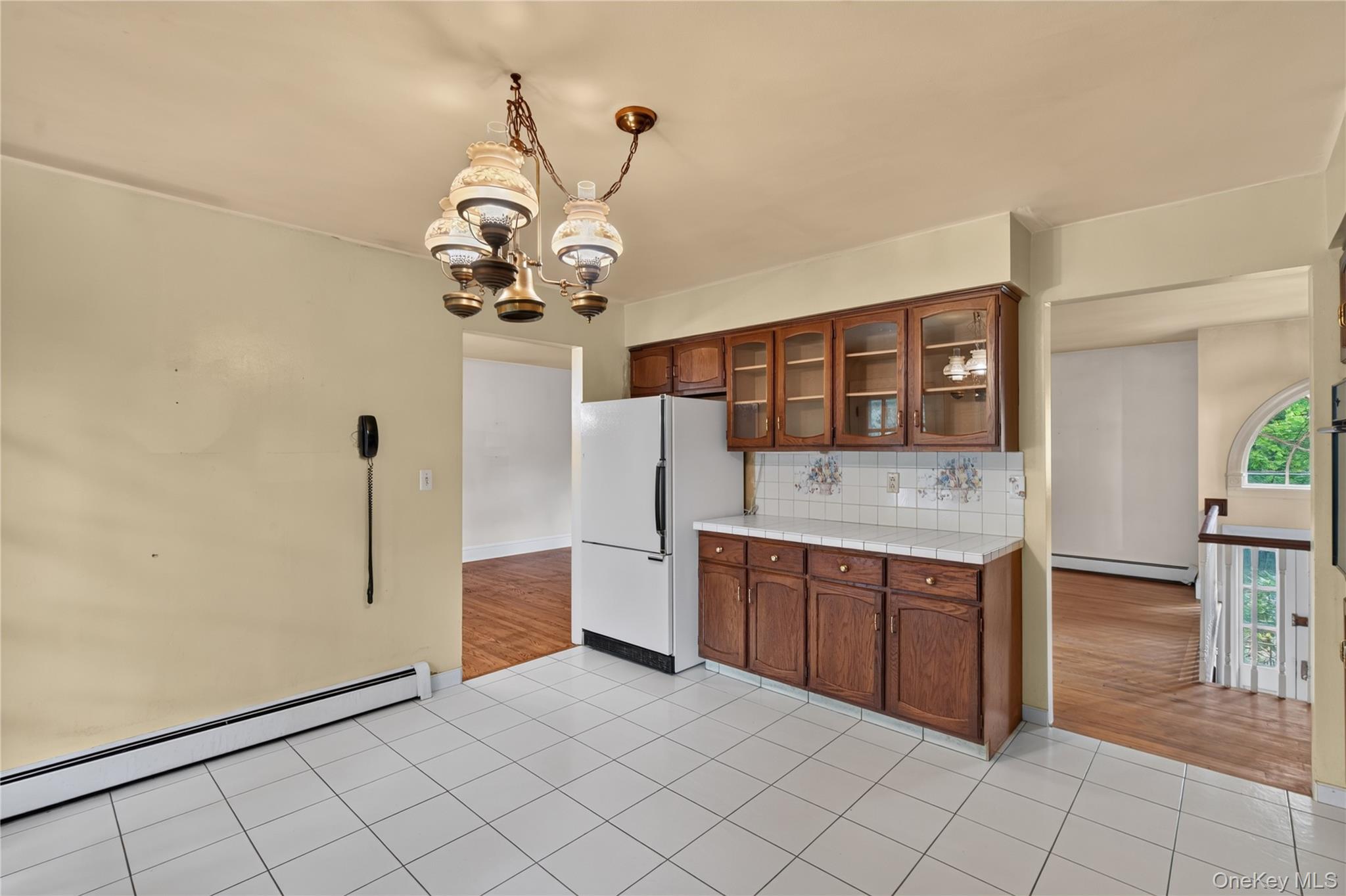 8 Peter Avenue – For Sale photo 10