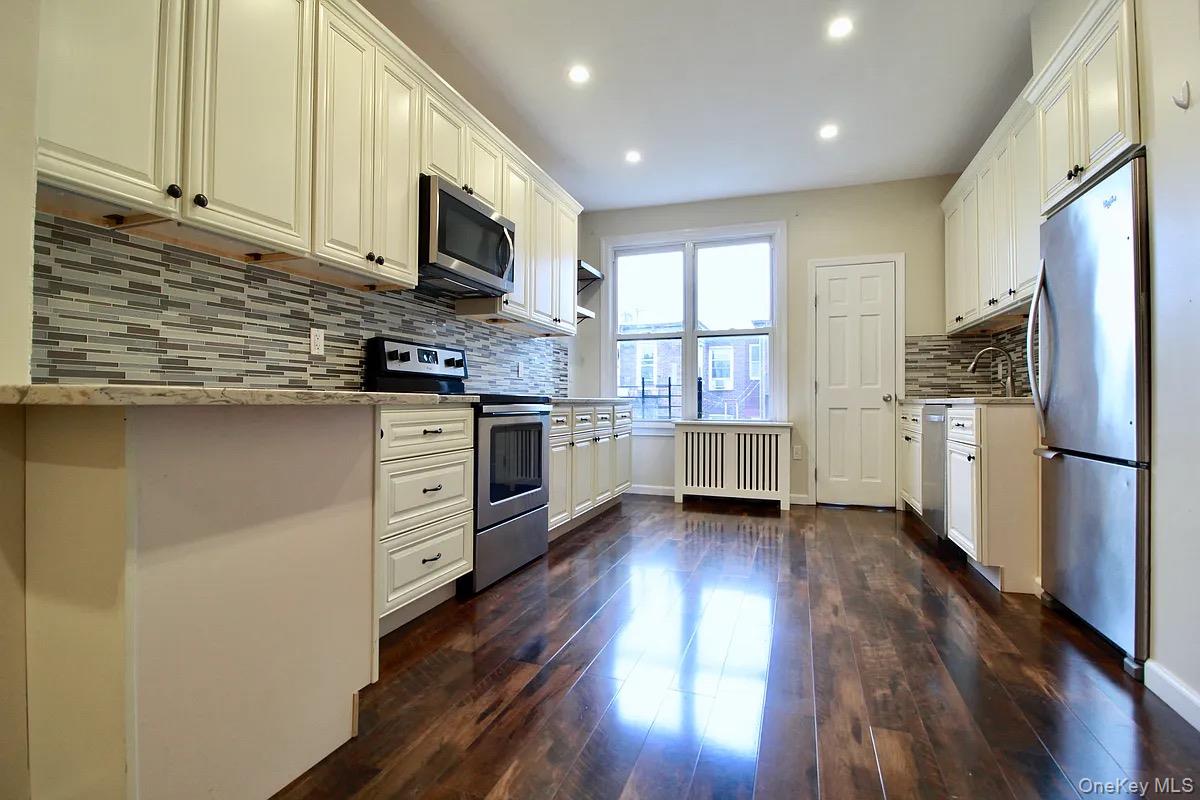 168 Russell Street – For Sale photo 2