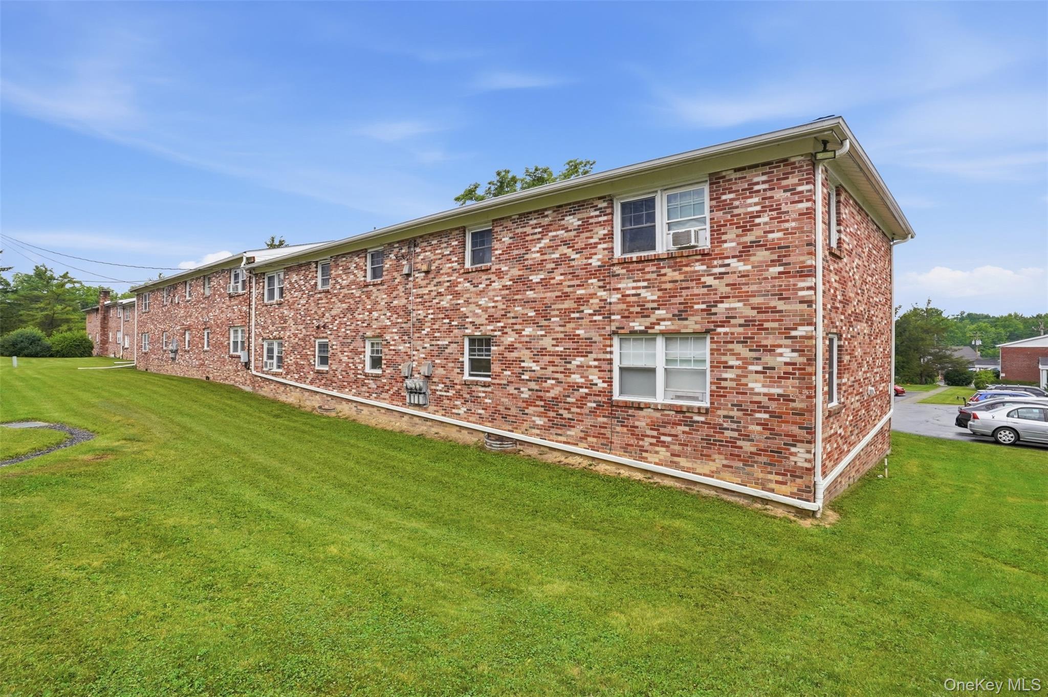 136 N Chestnut Street, Unit 9B photo 19