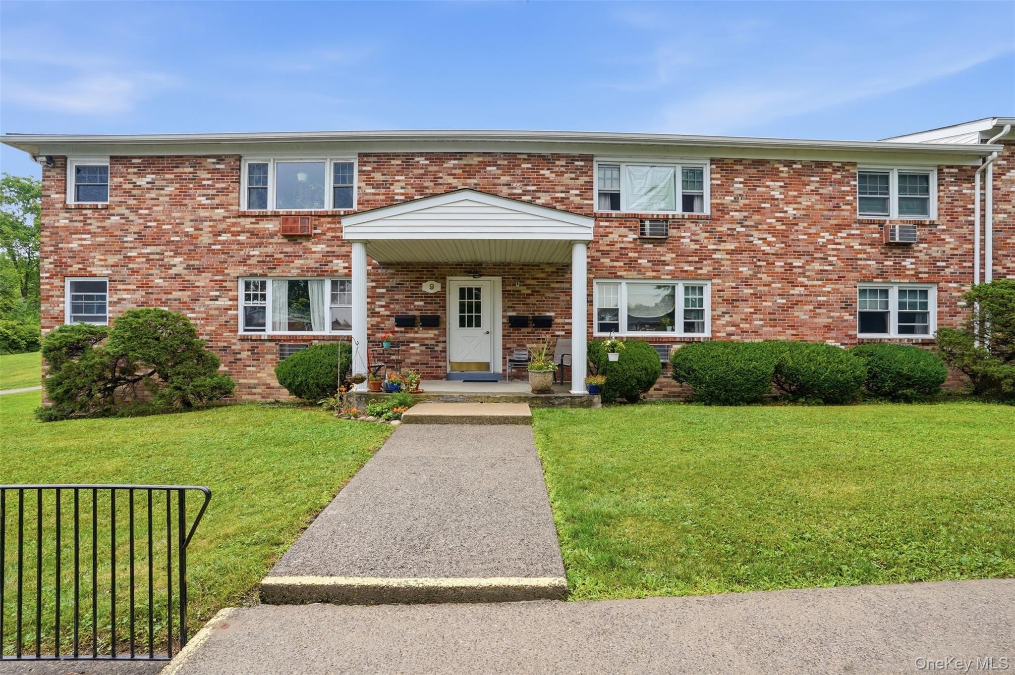 136 N Chestnut Street, Unit 9B