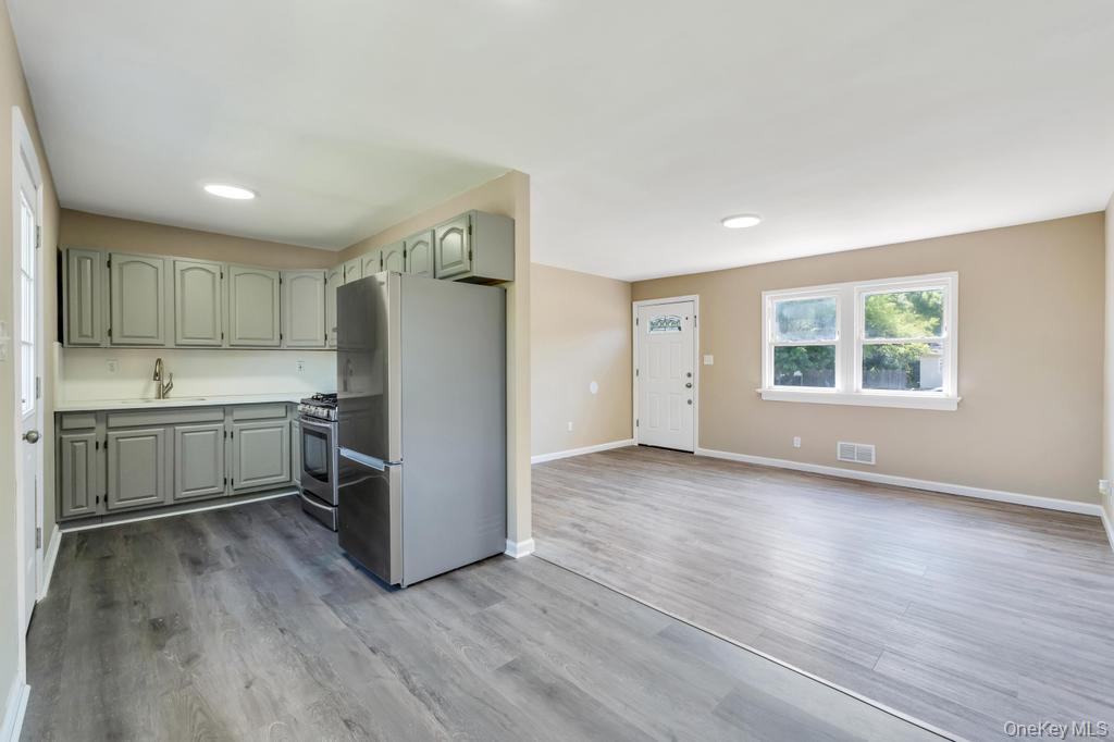 941 Provost Avenue – For Sale photo 14