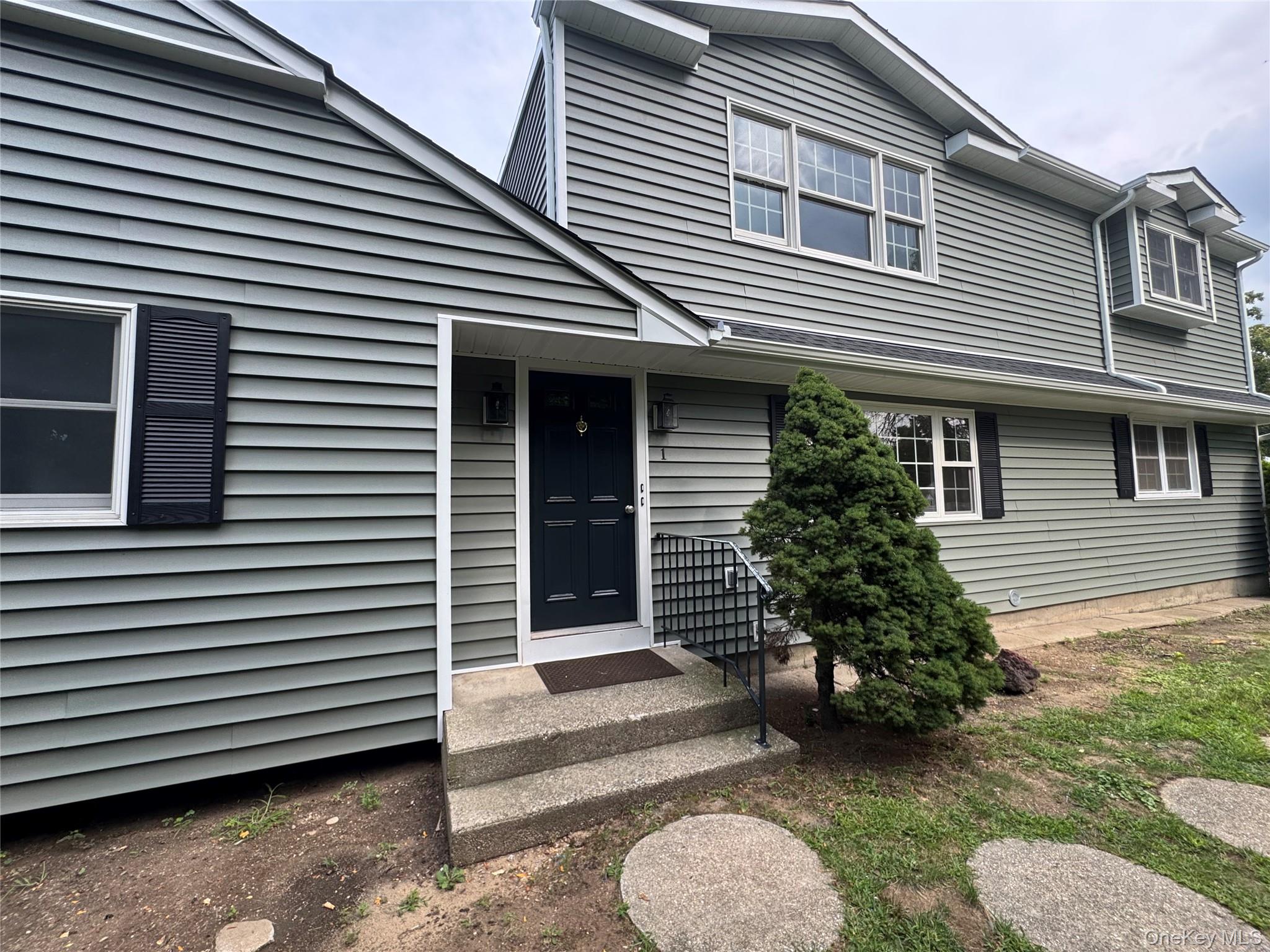1 Towne Court – For Rent photo 2