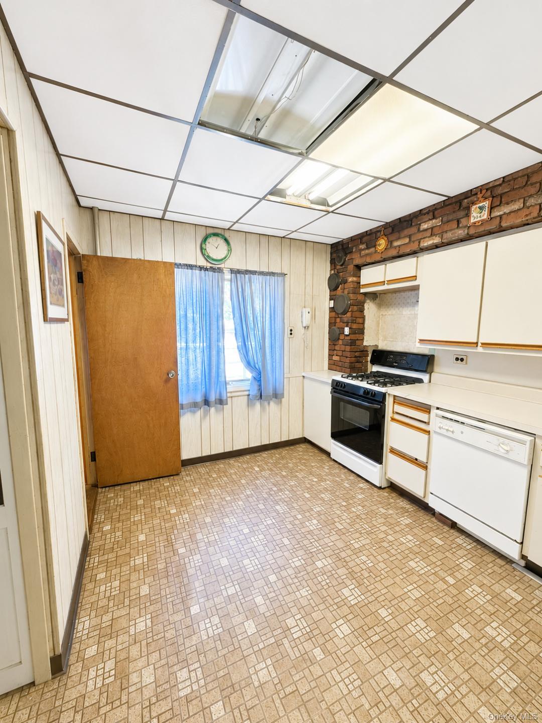 87-09 69th Avenue – For Sale photo 6