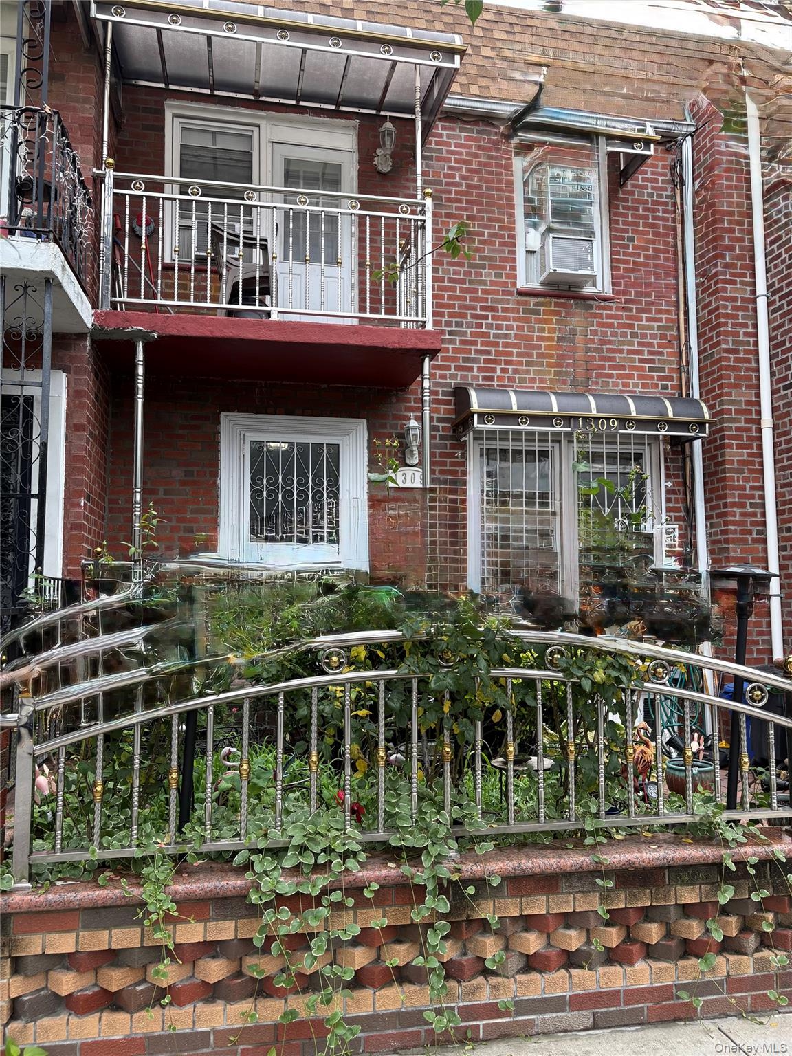 1309 E 52nd Street – For Sale