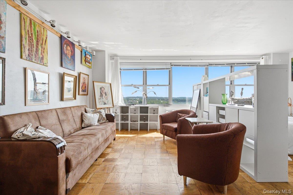 70-25 Yellowstone Boulevard, Unit 16R photo 16